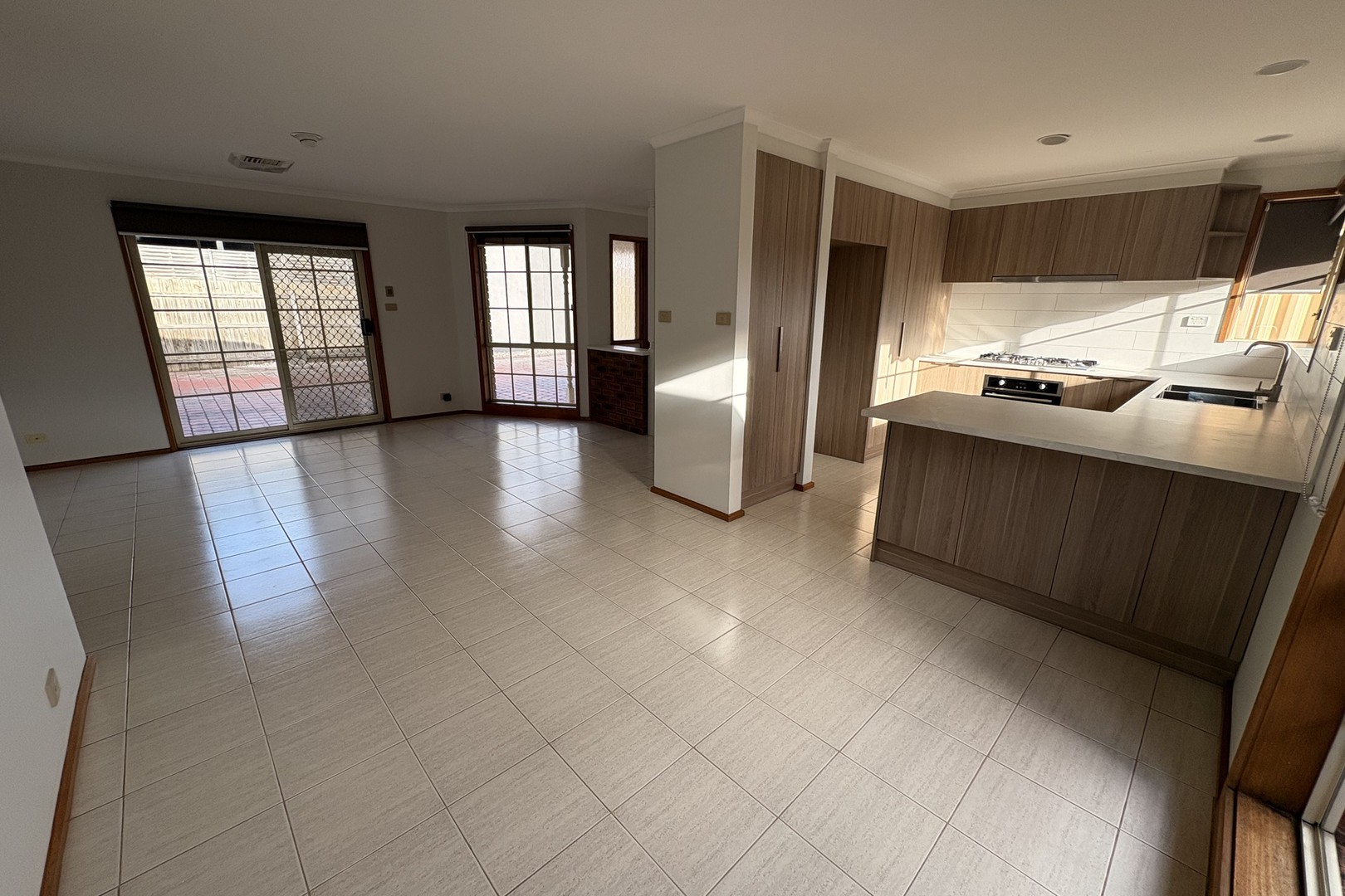 10 Eagle Terrace, Taylors Lakes, VIC 3038, Taylors Lakes - Thumbnail 2