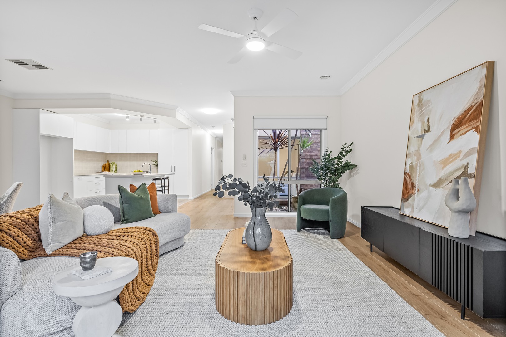 10 Edgbaston Parade, Caroline Springs, VIC 3023, Caroline Springs - Thumbnail 3