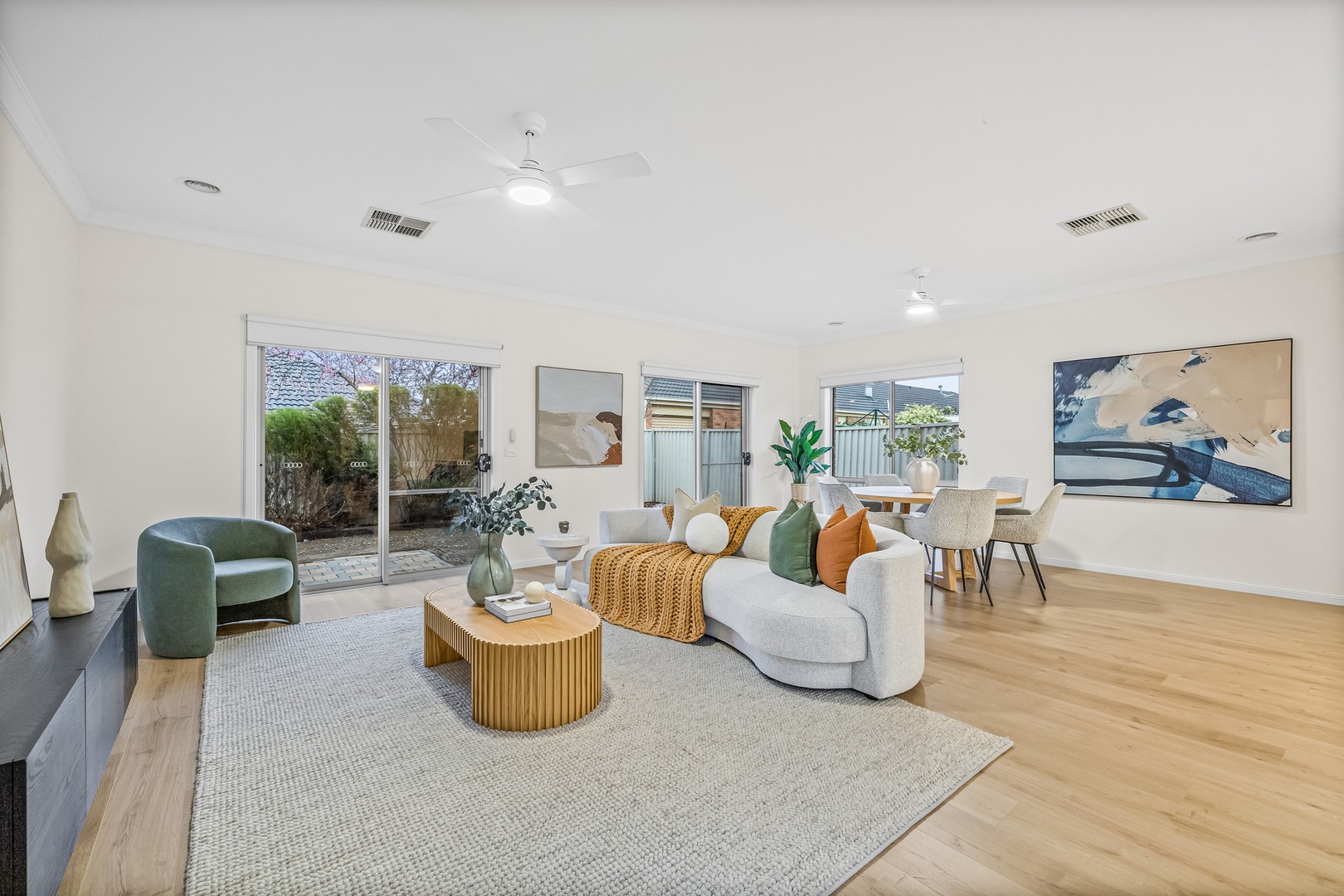 10 Edgbaston Parade, Caroline Springs, VIC 3023, Caroline Springs - Thumbnail 4