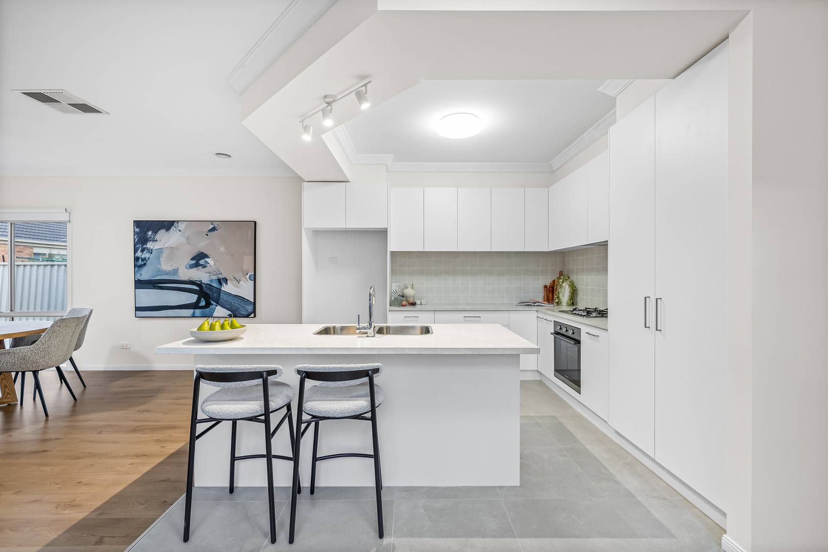 10 Edgbaston Parade, Caroline Springs, VIC 3023, Caroline Springs - Thumbnail 7