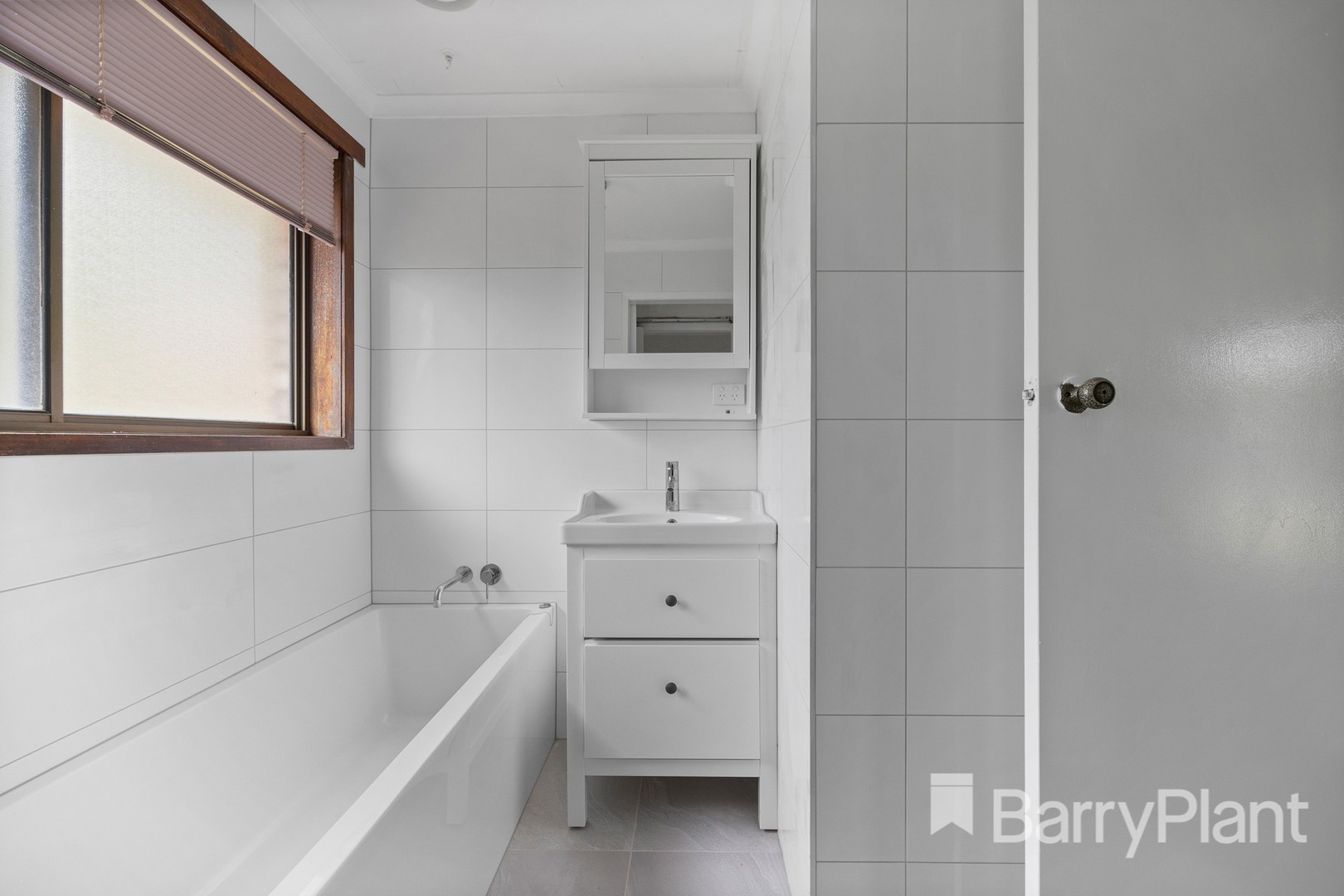 10 Edwards Crescent, Wendouree, VIC 3355, Wendouree - Thumbnail 8