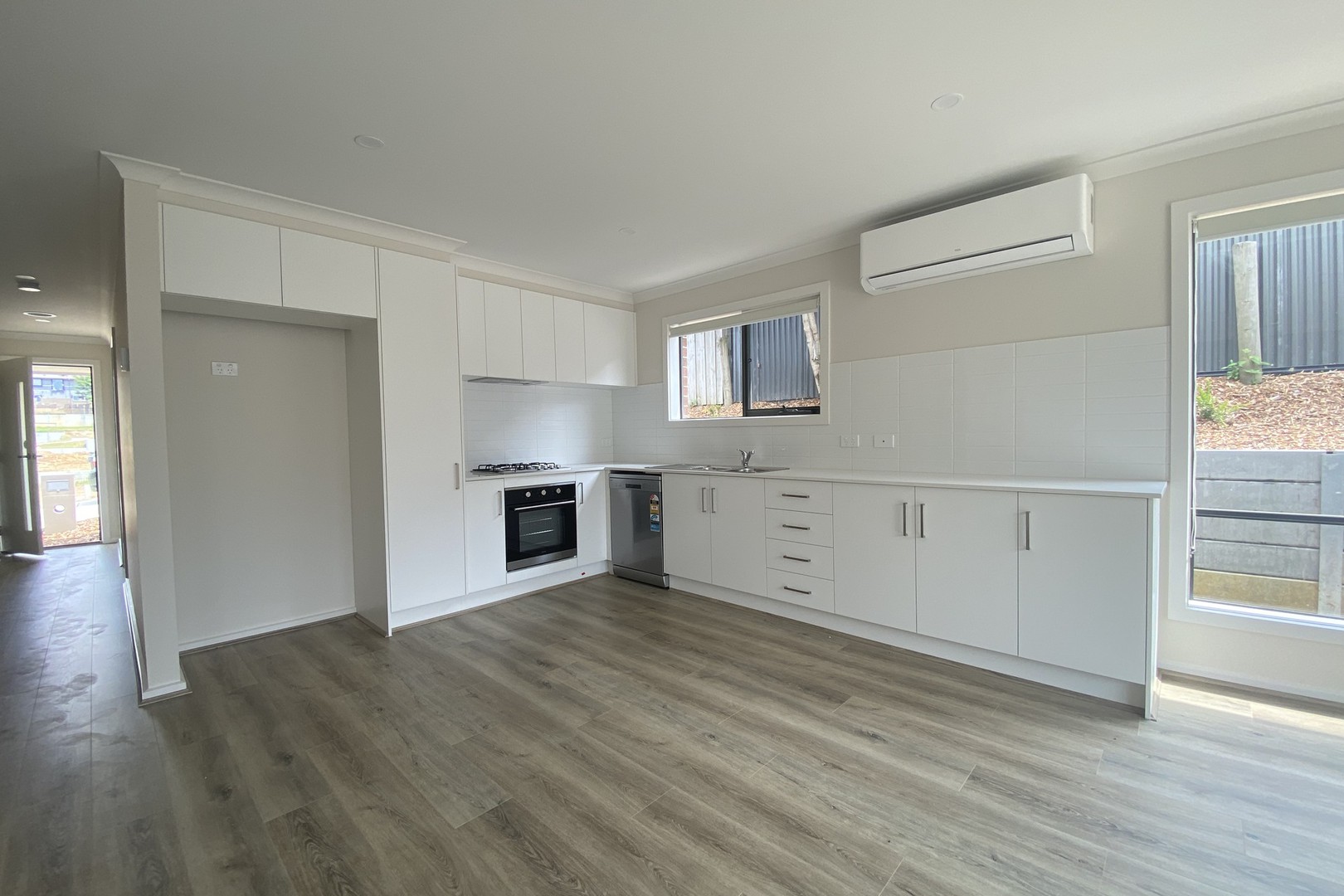 10 Einstein Court, Pakenham, VIC 3810, Pakenham - Thumbnail 3