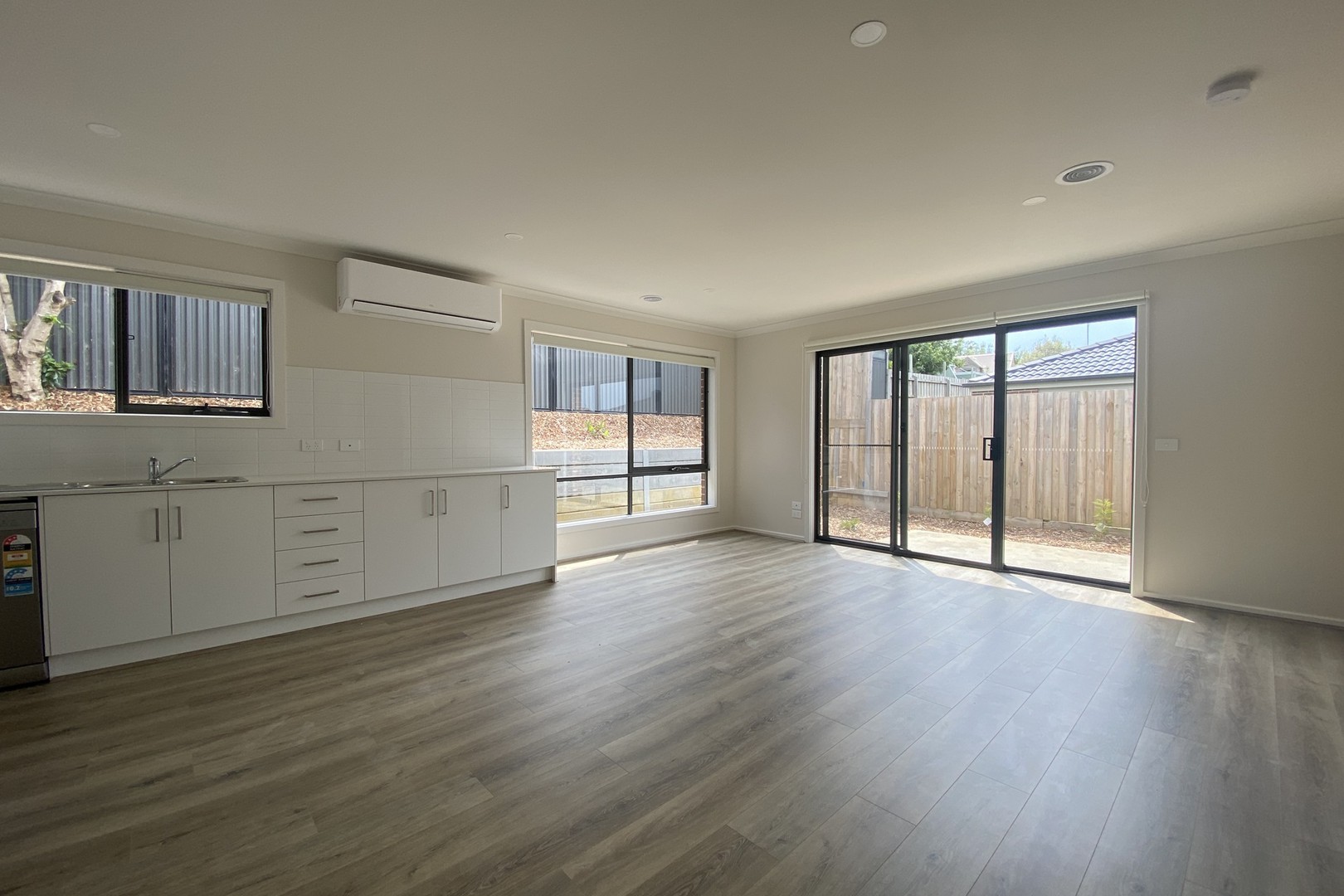 10 Einstein Court, Pakenham, VIC 3810, Pakenham - Thumbnail 4