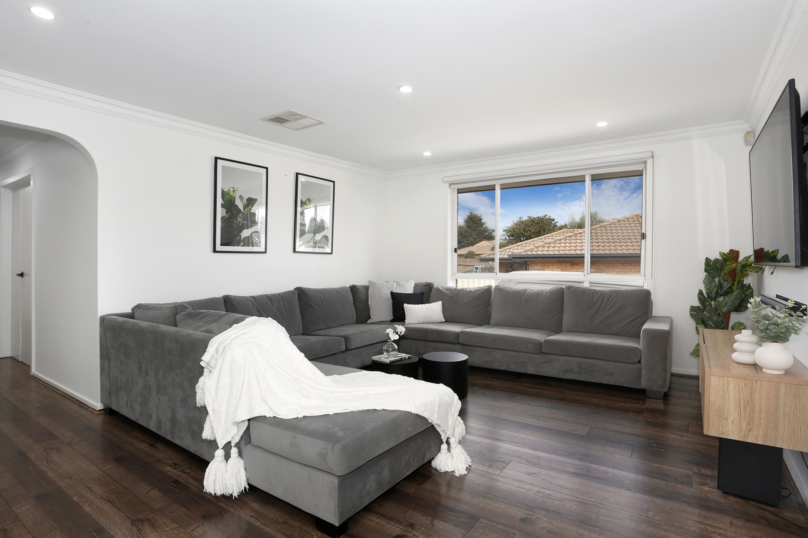 10 Elgata Close, Meadow Heights, VIC 3048, Meadow Heights - Thumbnail 2