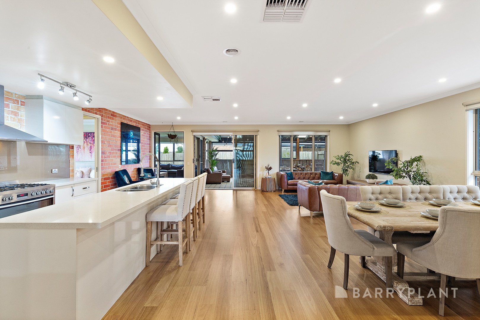 10 Emerald Crescent, Koo Wee Rup, VIC 3981, Koo Wee Rup - Thumbnail 3