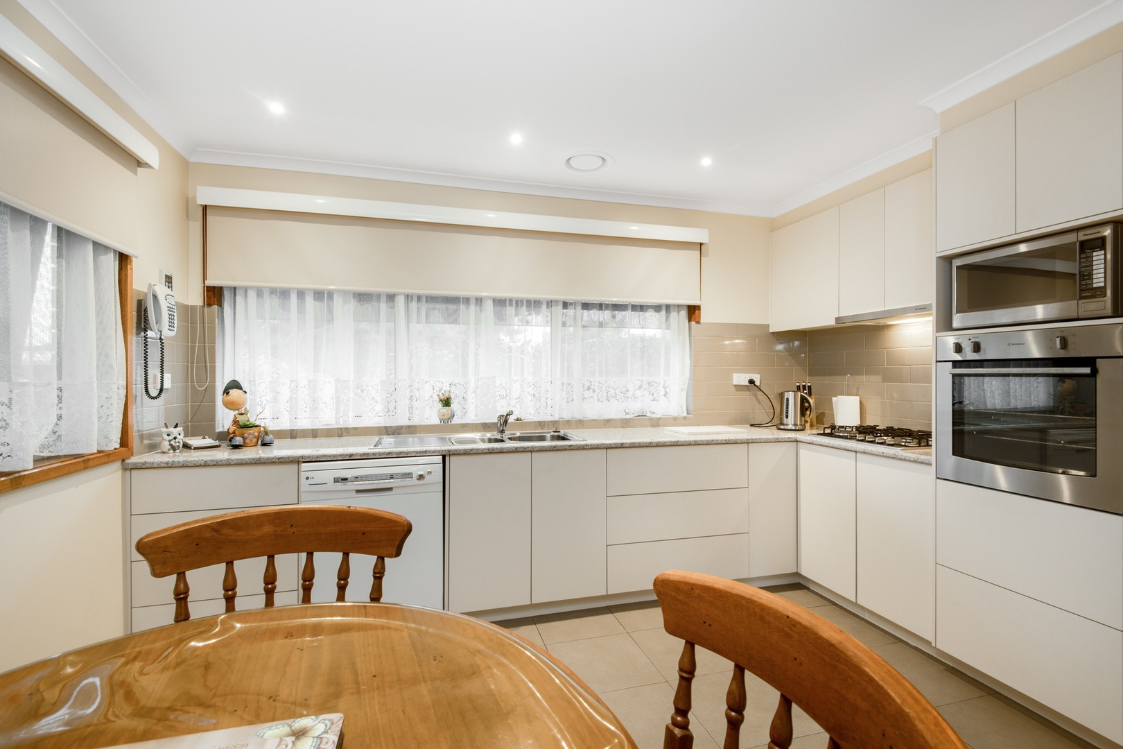 10 Erica Avenue, Corio, VIC 3214, Corio - Thumbnail 2
