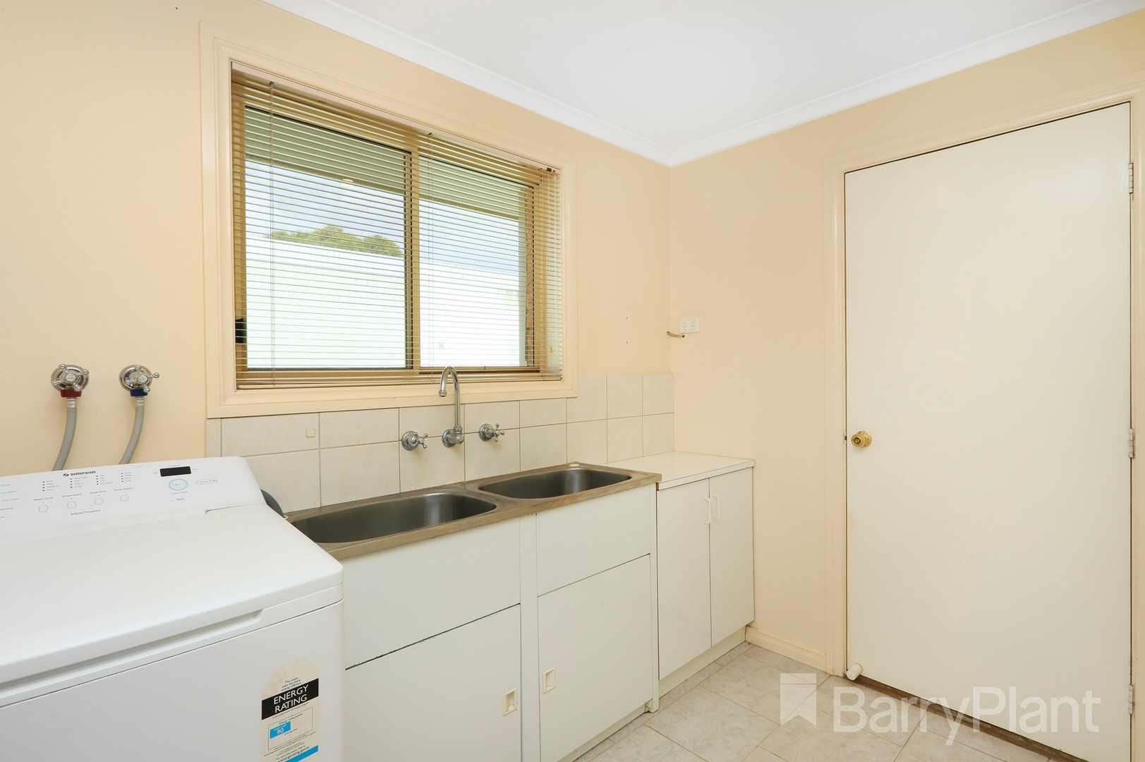10 Erinbank Crescent, Westmeadows, VIC 3049, Westmeadows - Thumbnail 8