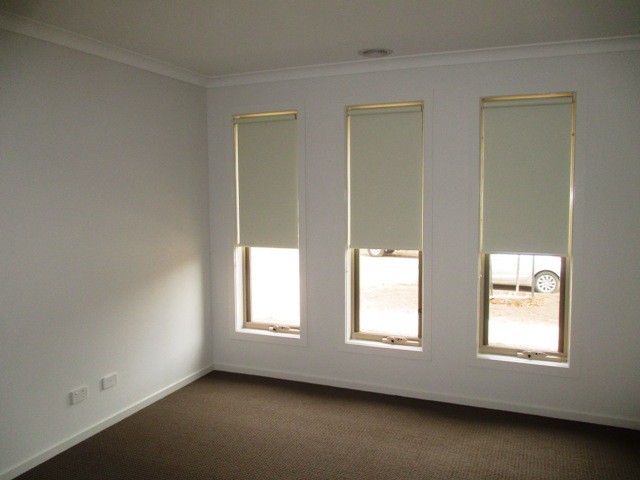 10 Exhibition Street, Point Cook, VIC 3030, Point Cook - Thumbnail 2