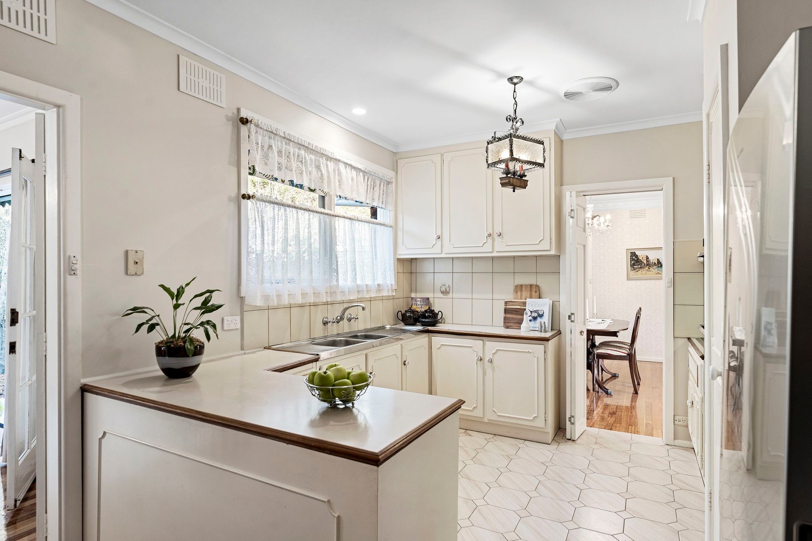 10 Fawkner Crescent, Keilor East, VIC 3033, Keilor East - Thumbnail 6