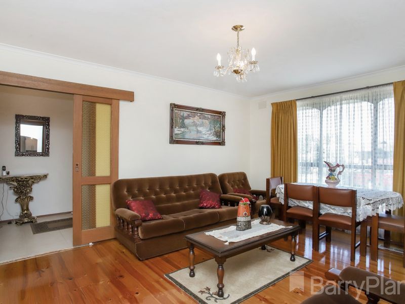 10 Felgate Close, Tullamarine, VIC 3043 - Thumbnail 2 - 10/10/2025