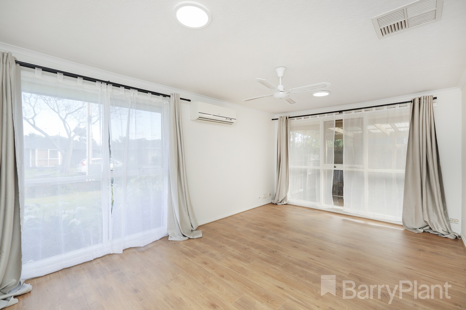 10 Ferris Avenue, Deer Park, VIC 3023 - Thumbnail 2 - 01/09/2023