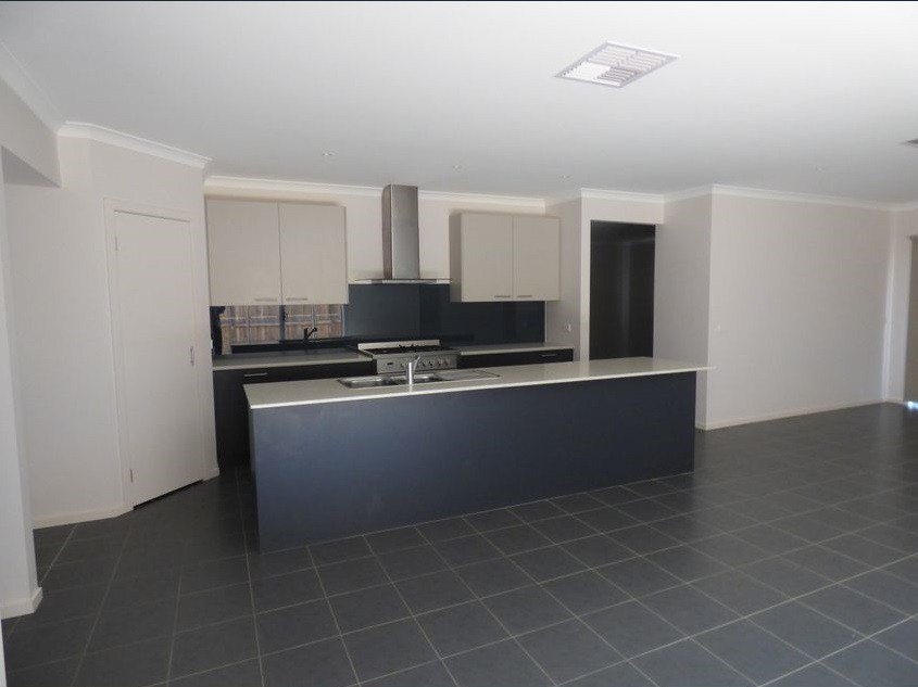 10 Festival Drive, Point Cook, VIC 3030, Point Cook - Thumbnail 2