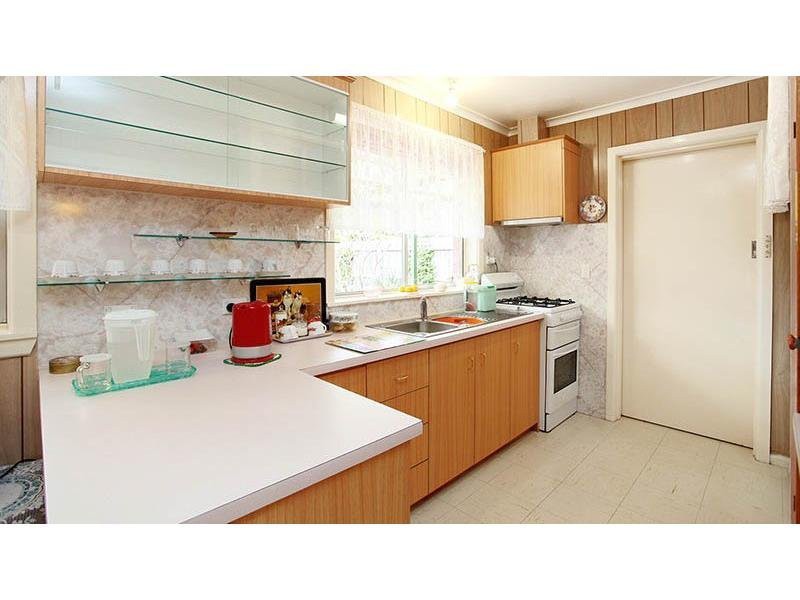 10 First Avenue, Melton South, VIC 3338 - Thumbnail 1 - 09/04/2025