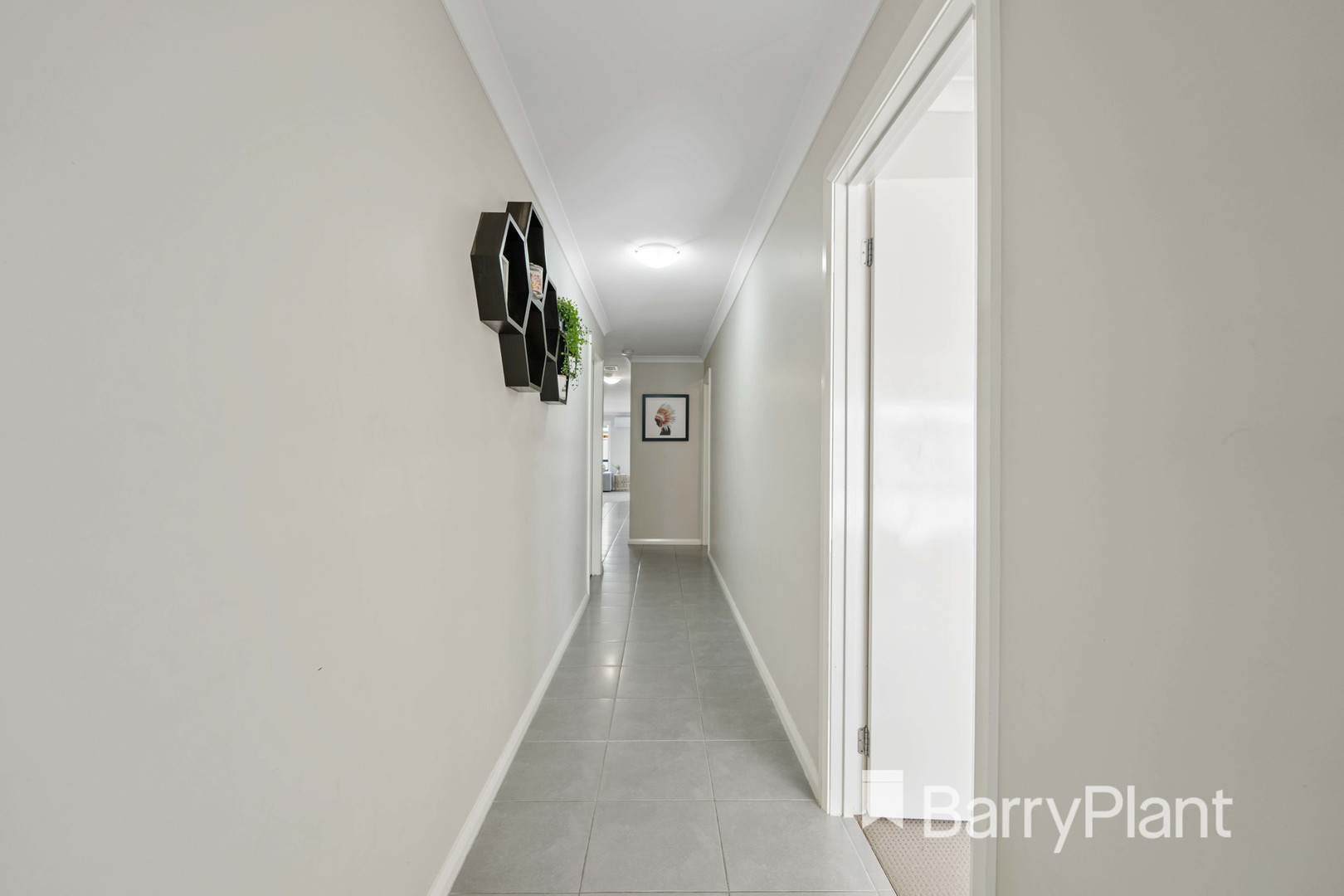 10 Fisher Court, Werribee, VIC 3030, Werribee - Thumbnail 2