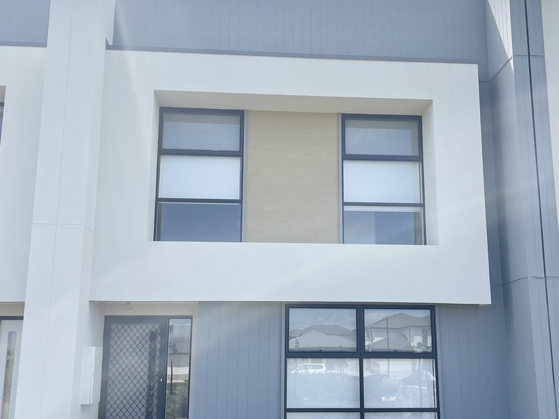 10 Flank Walk, Fraser Rise, VIC 3336 - Image - 05/12/2025