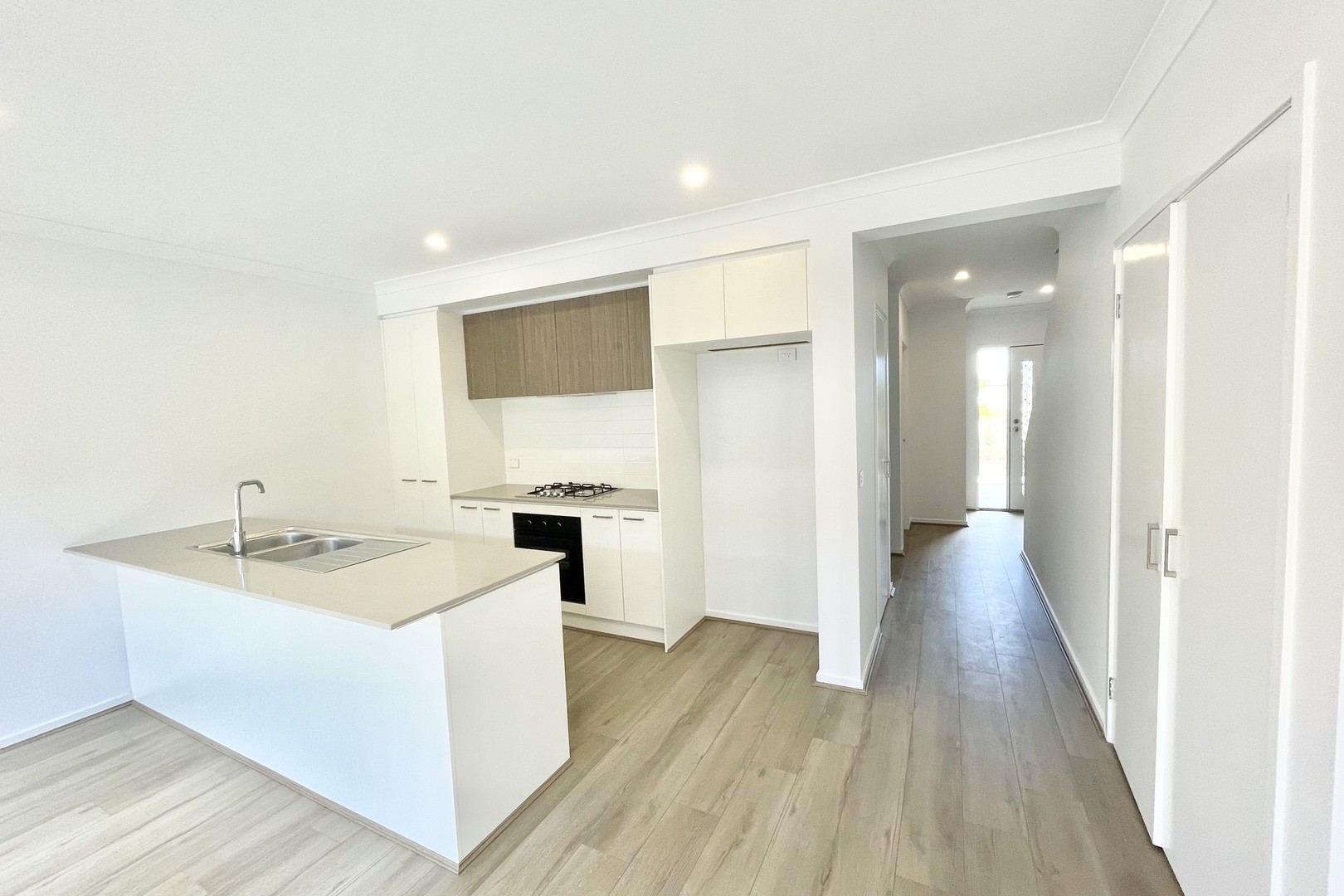 10 Flank Walk, Fraser Rise, VIC 3336, Fraser Rise - Thumbnail 6