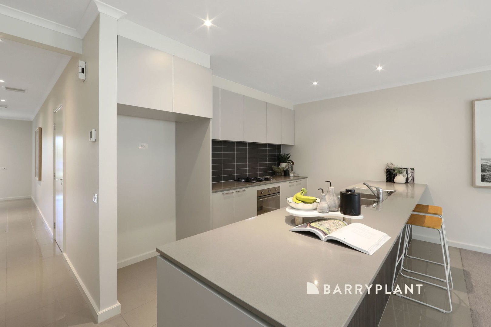 10 Flora Grove, Wantirna South, VIC 3152 - Thumbnail 2 - 22/04/2025