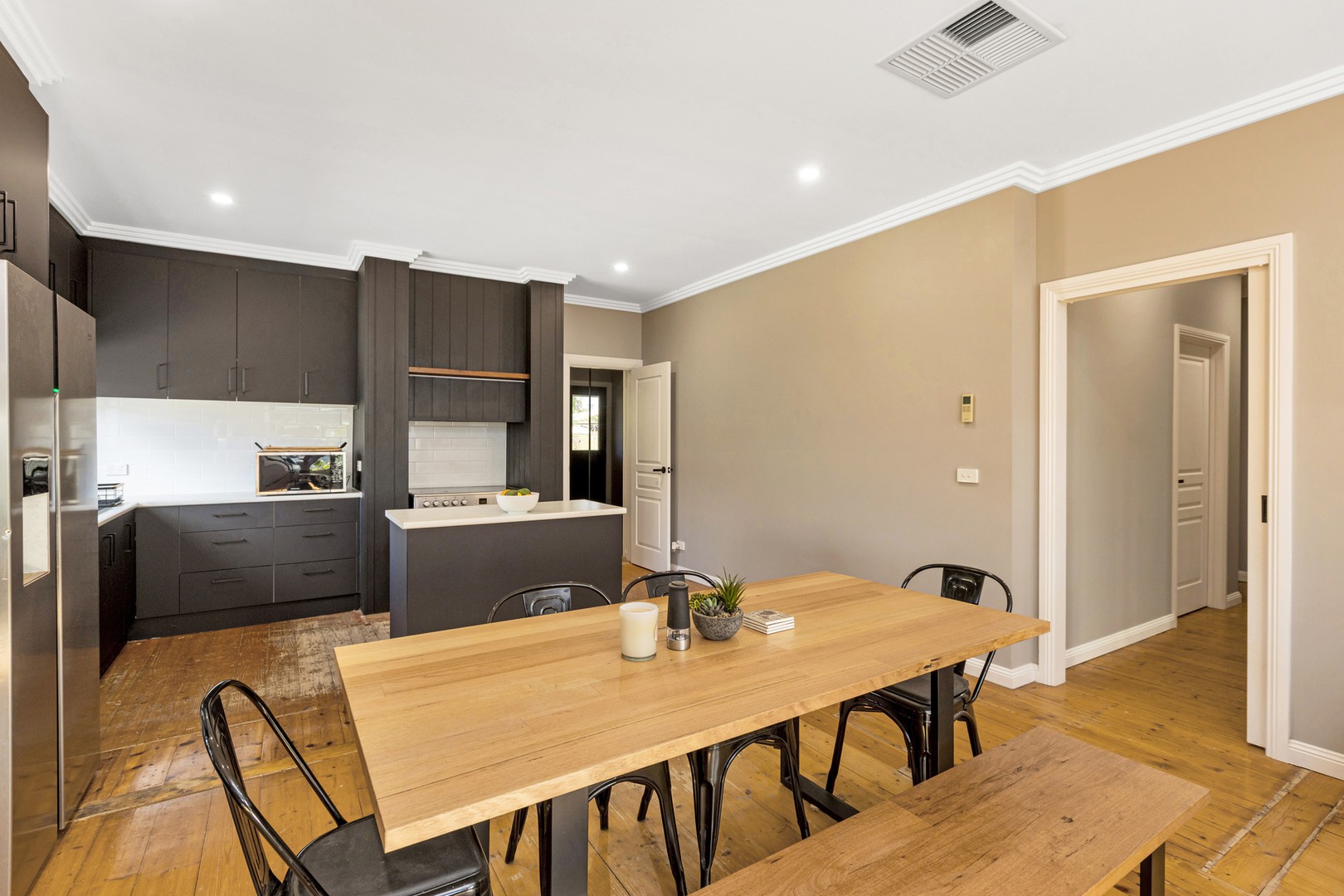 10 Floral Avenue, Mildura, VIC 3500 - Thumbnail 2 - 27/08/2025