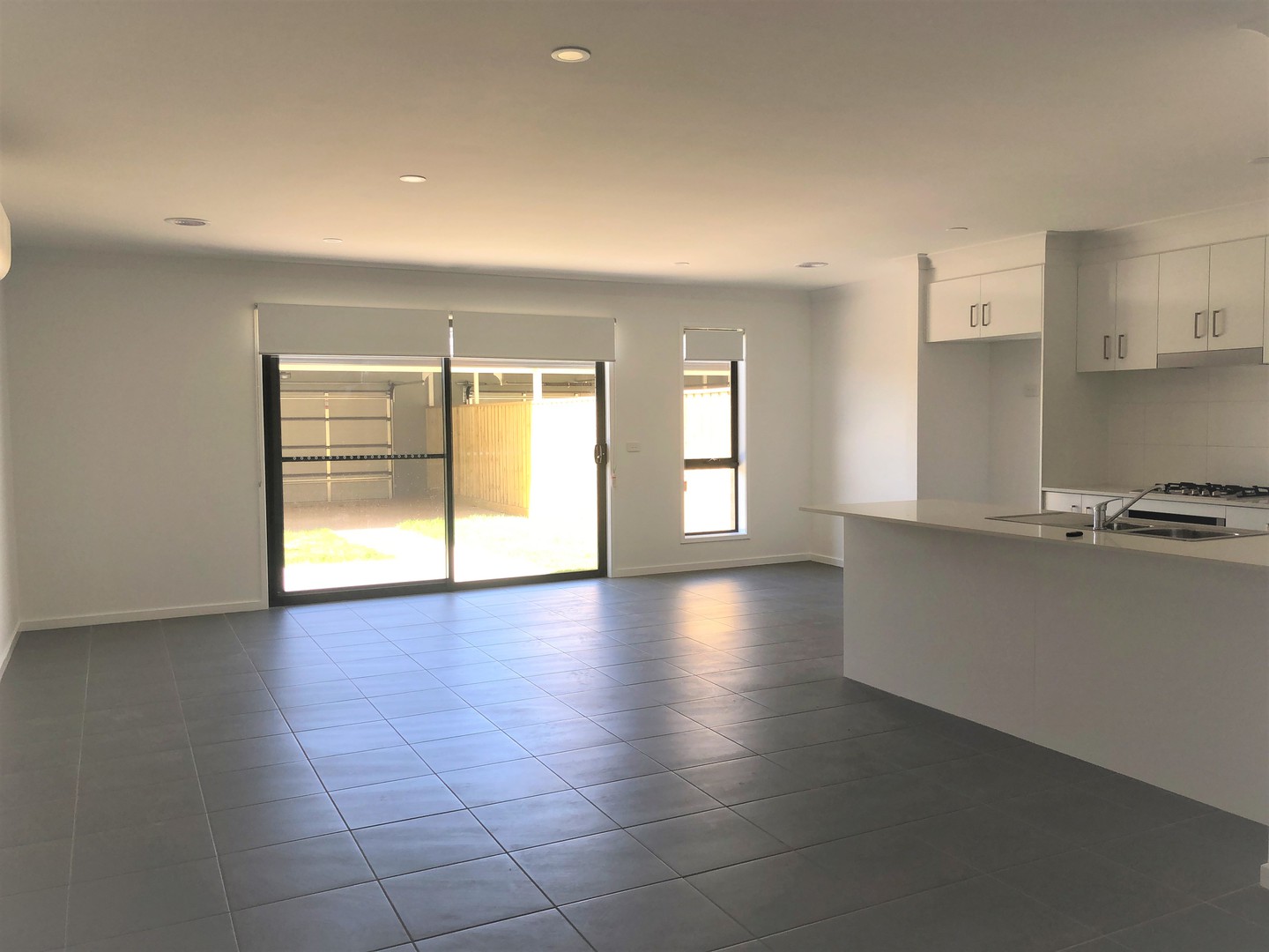 10 Fragrance Terrace, Manor Lakes, VIC 3024, Manor Lakes - Thumbnail 2