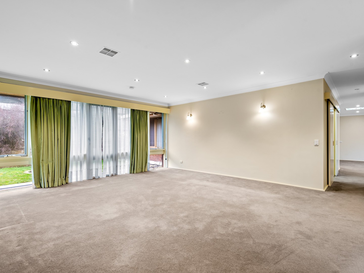 10 Gillies Street, Mitcham, VIC 3132 - Thumbnail 2 - 19/08/2024