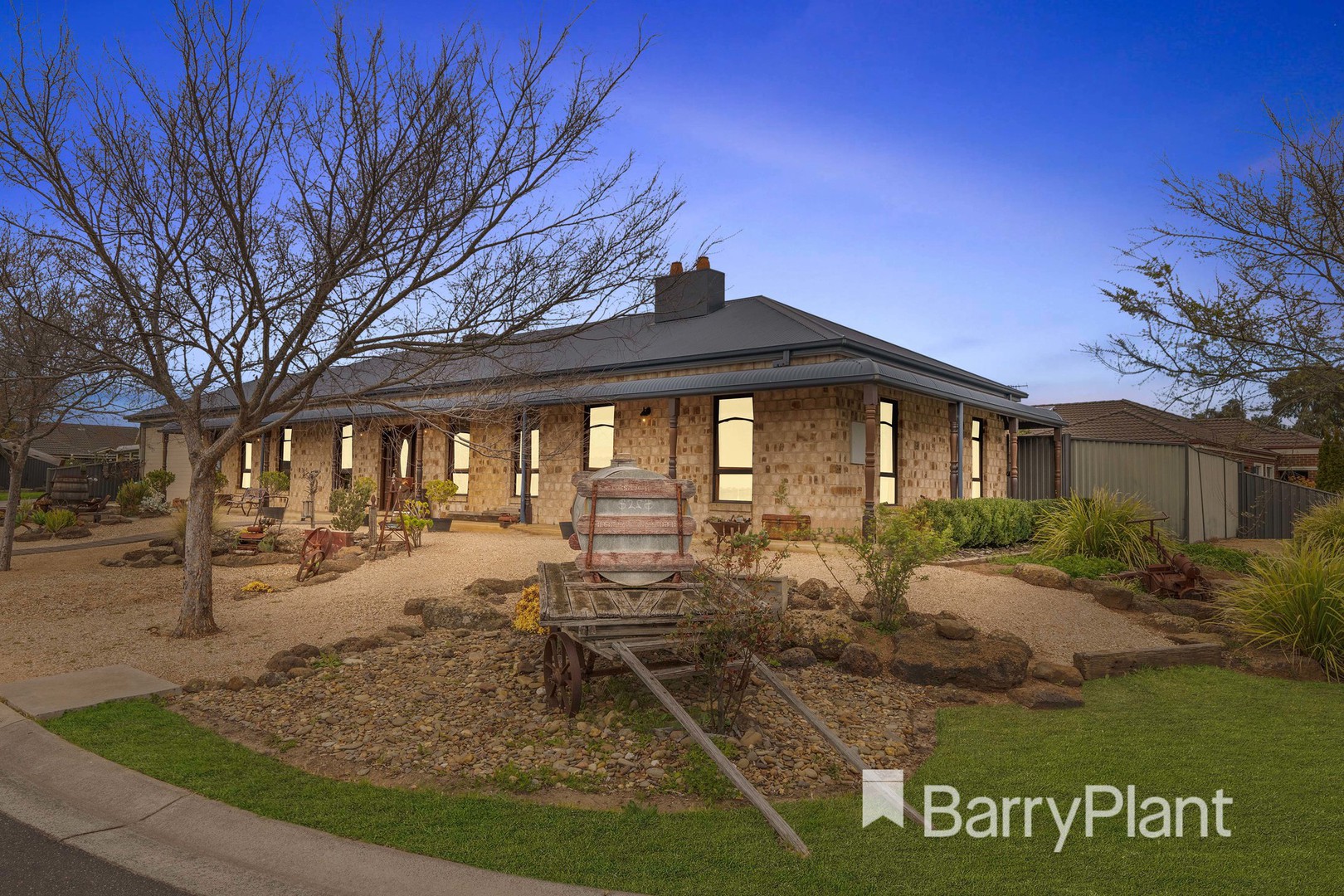 10 Glenmaggie Place, Manor Lakes, VIC 3024, Manor Lakes - Thumbnail 2