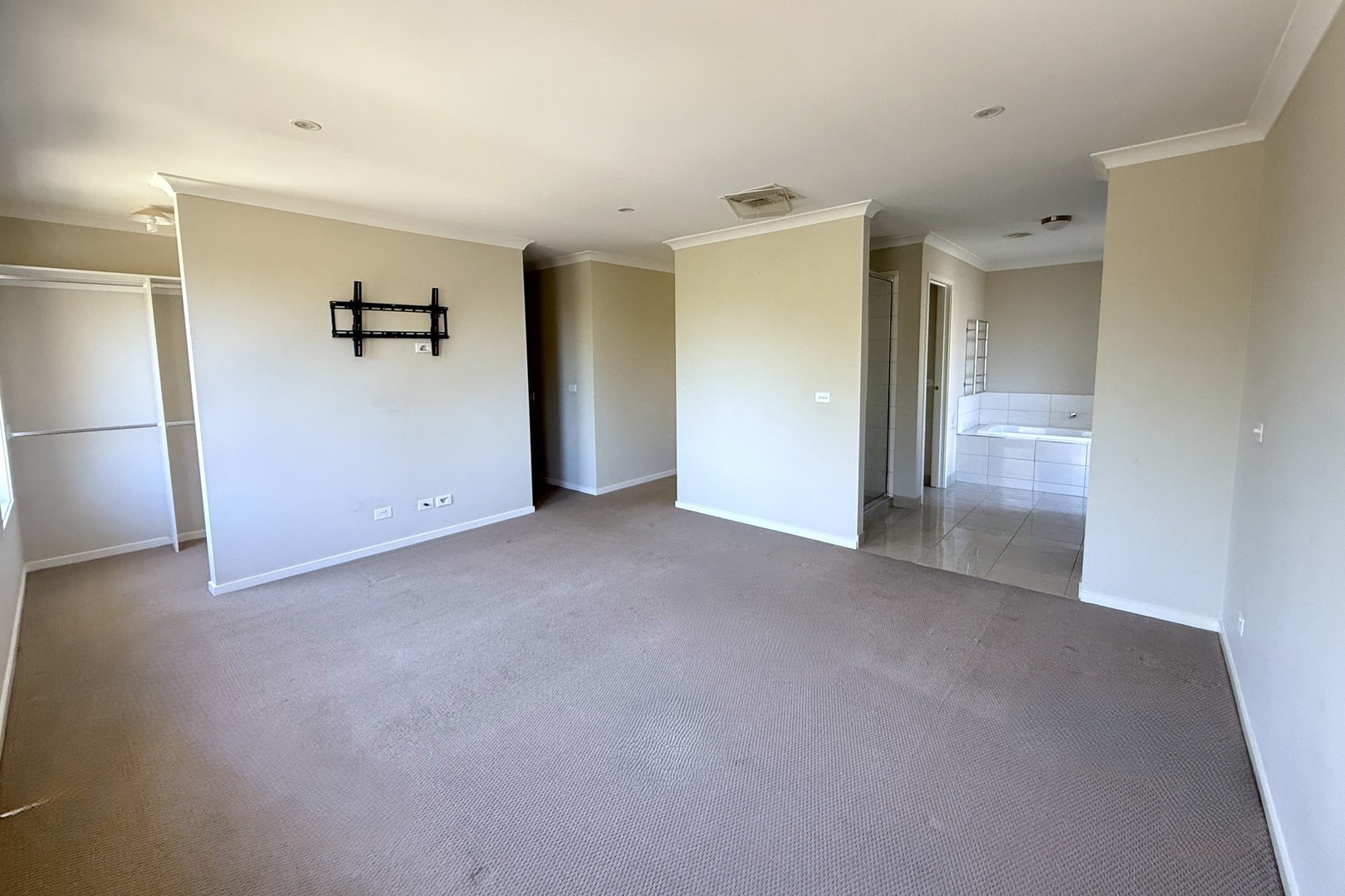 10 Goldsworthy Drive, Fraser Rise, VIC 3336, Fraser Rise - Thumbnail 4