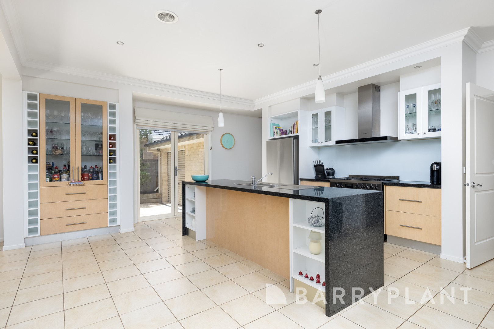 10 Greenview Way, Sanctuary Lakes, VIC 3030, Point Cook - Thumbnail 5