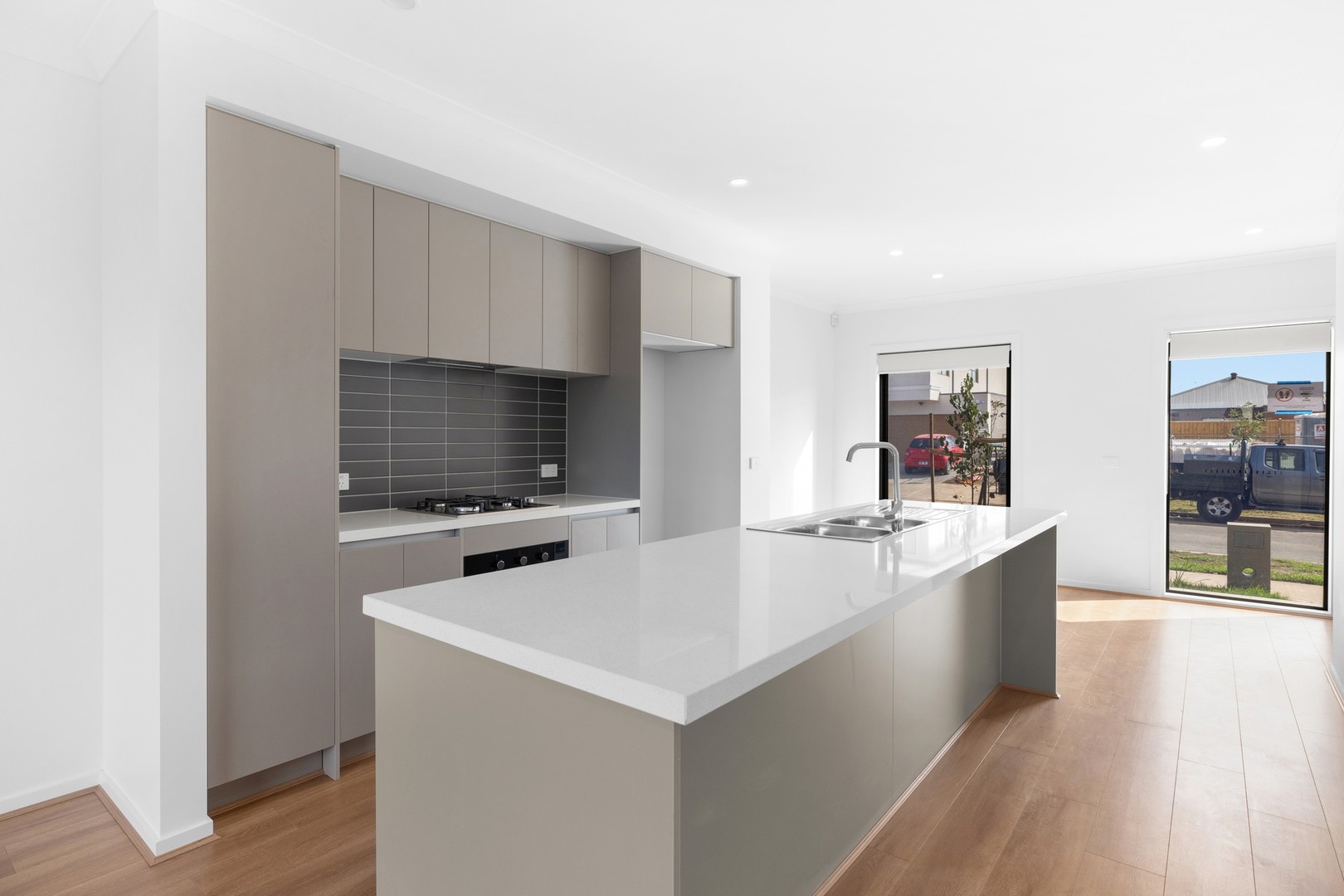10 Guardavalle Street, Deanside, VIC 3336, Deanside - Thumbnail 3