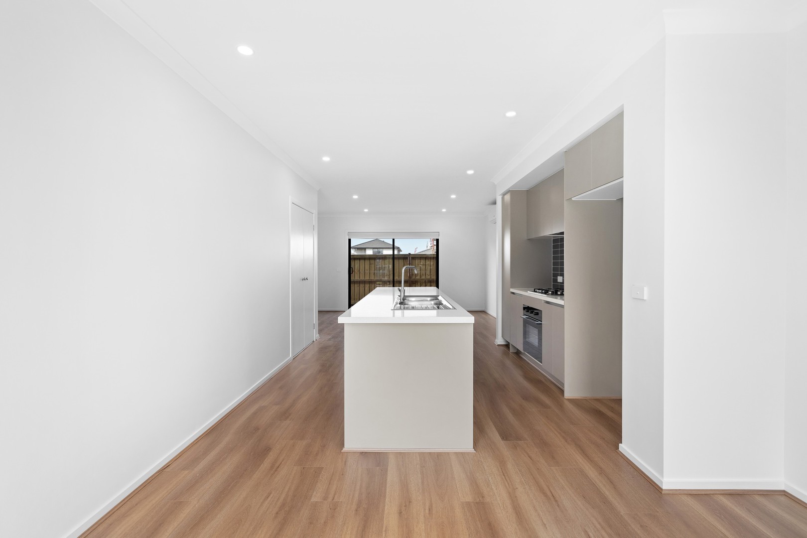 10 Guardavalle Street, Deanside, VIC 3336, Deanside - Thumbnail 5