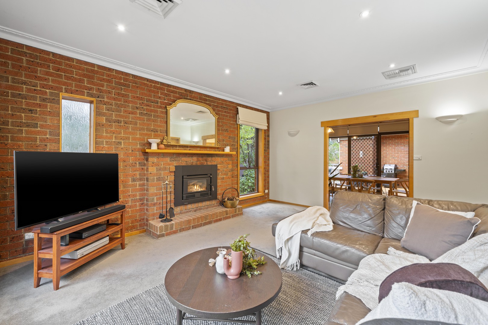 10 Haddon Court, Mitcham, VIC 3132 - Thumbnail 2 - 11/05/2026