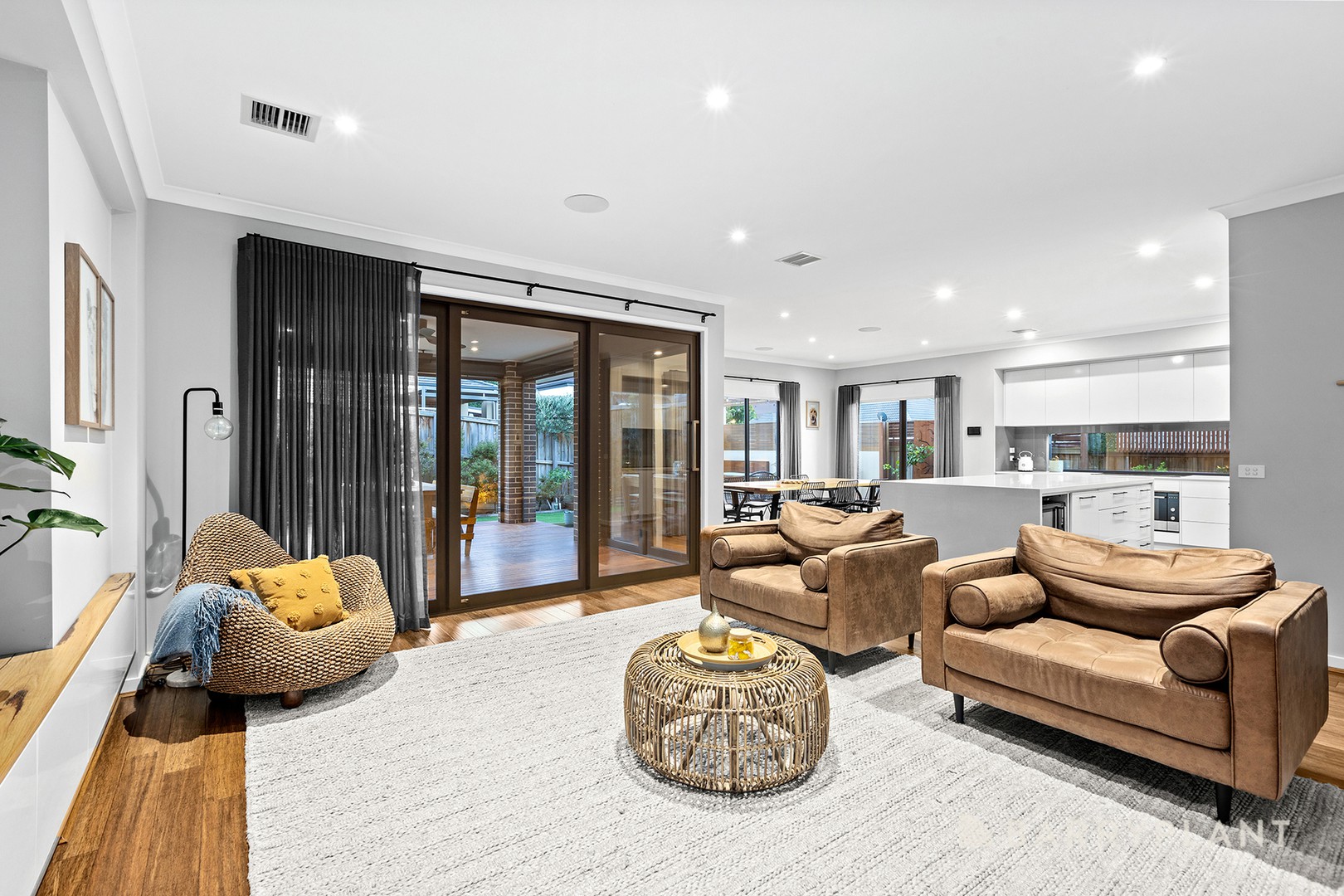 10 Haldane Close, Chirnside Park, VIC 3116 - Thumbnail 2 - 30/01/2025