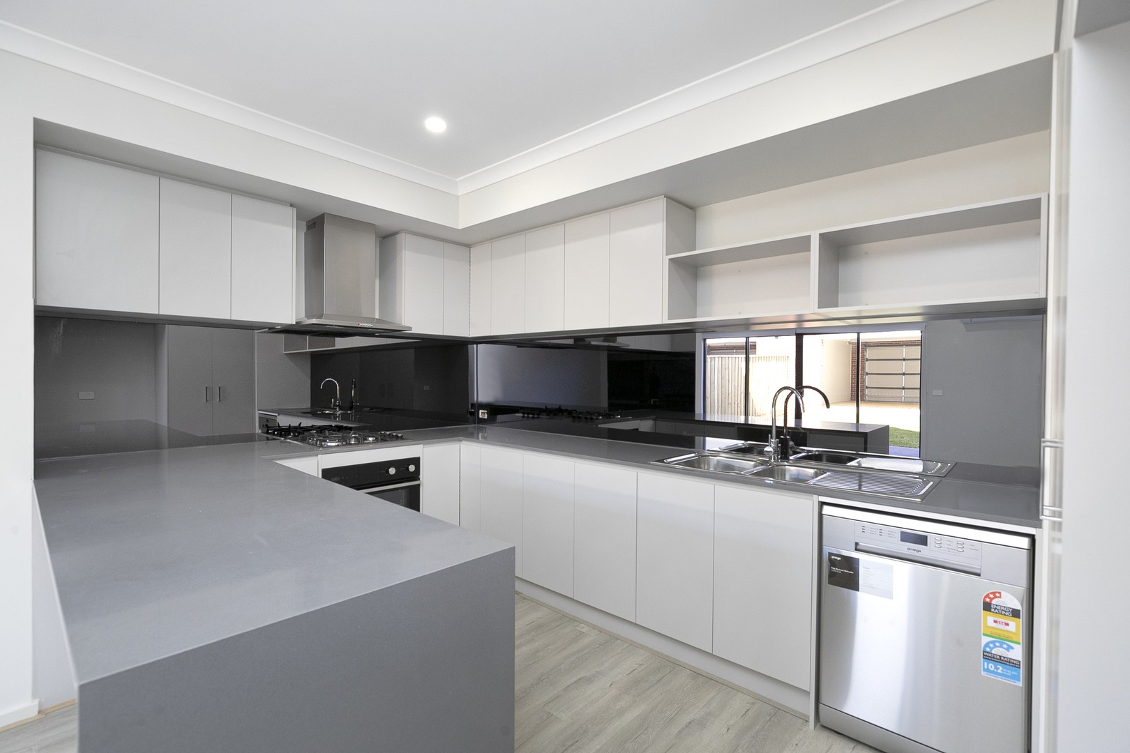 10 Harlequin Avenue, Deanside, VIC 3336 - Thumbnail 2 - 06/11/2025