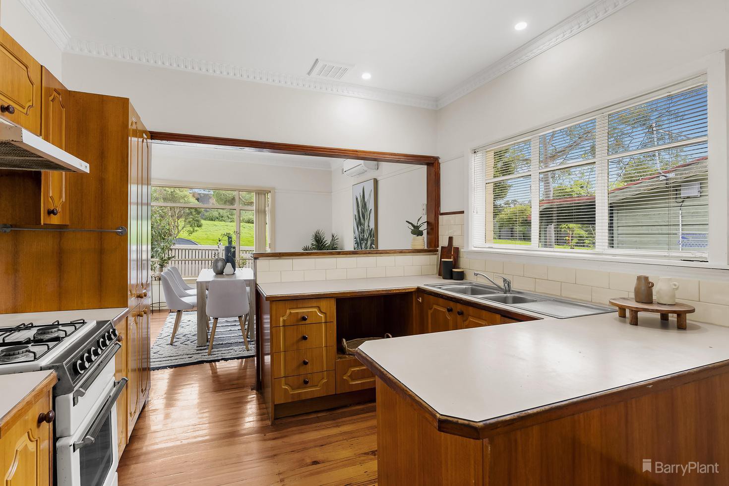 10 Heatherbrae Avenue East, Ringwood, VIC 3134, Ringwood - Thumbnail 3