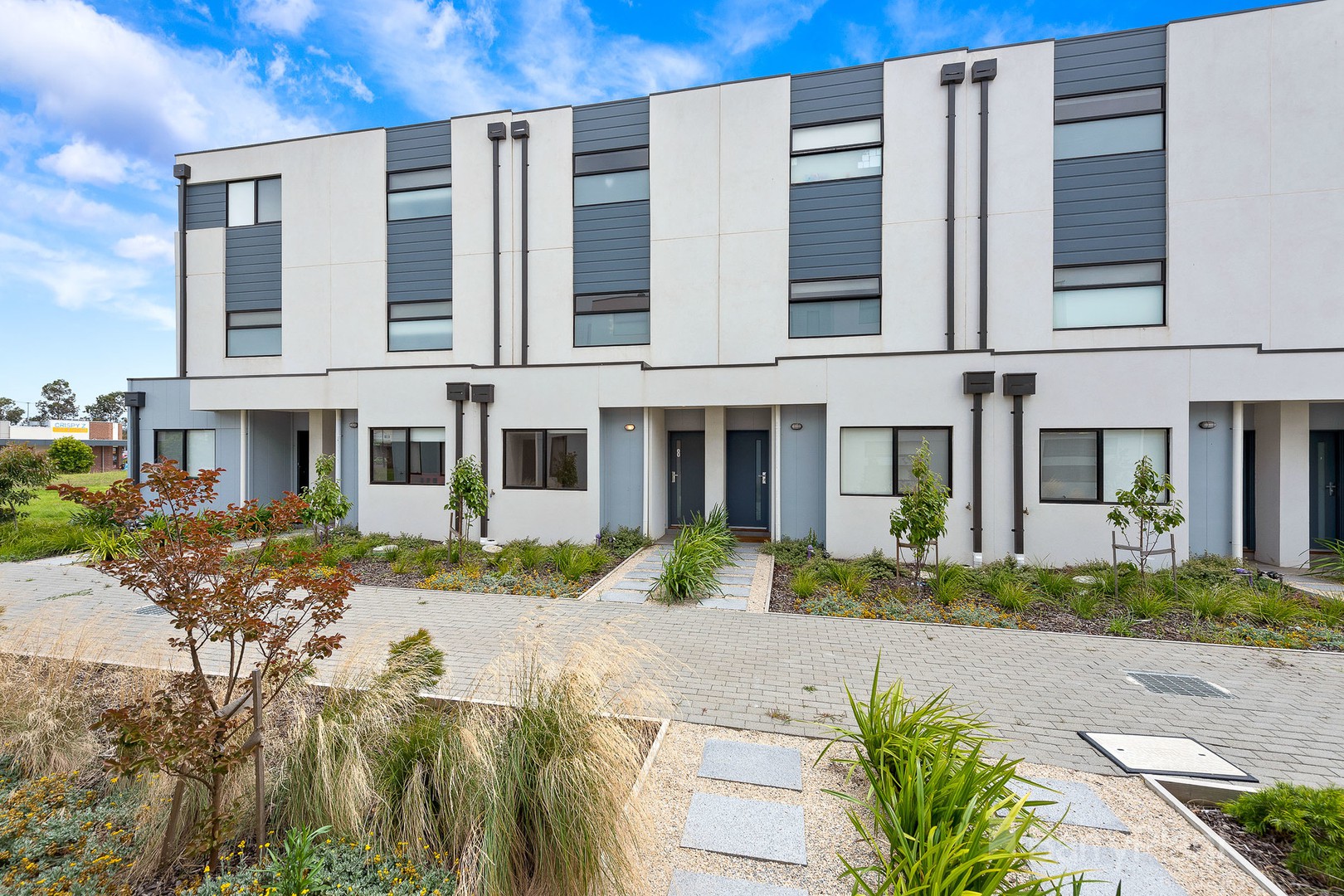 10 Hedge PlacePakenham, VIC 3810, Pakenham - Thumbnail 2