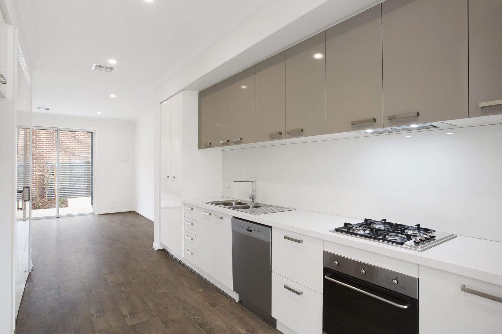 10 Heffernan Walk, Heidelberg Heights, VIC 3081, Heidelberg Heights - Thumbnail 2