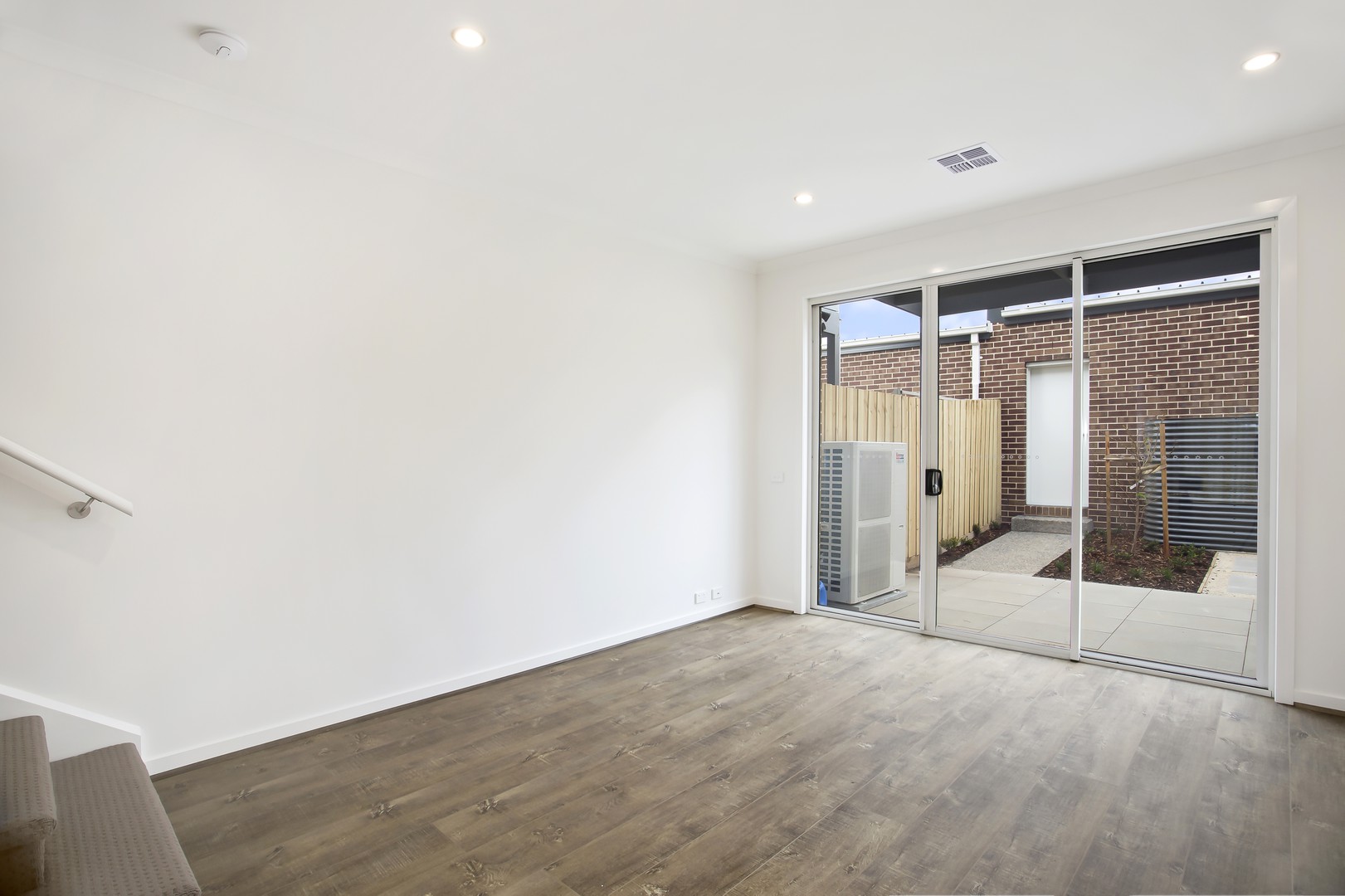 10 Heffernan Walk, Heidelberg Heights, VIC 3081, Heidelberg Heights - Thumbnail 3