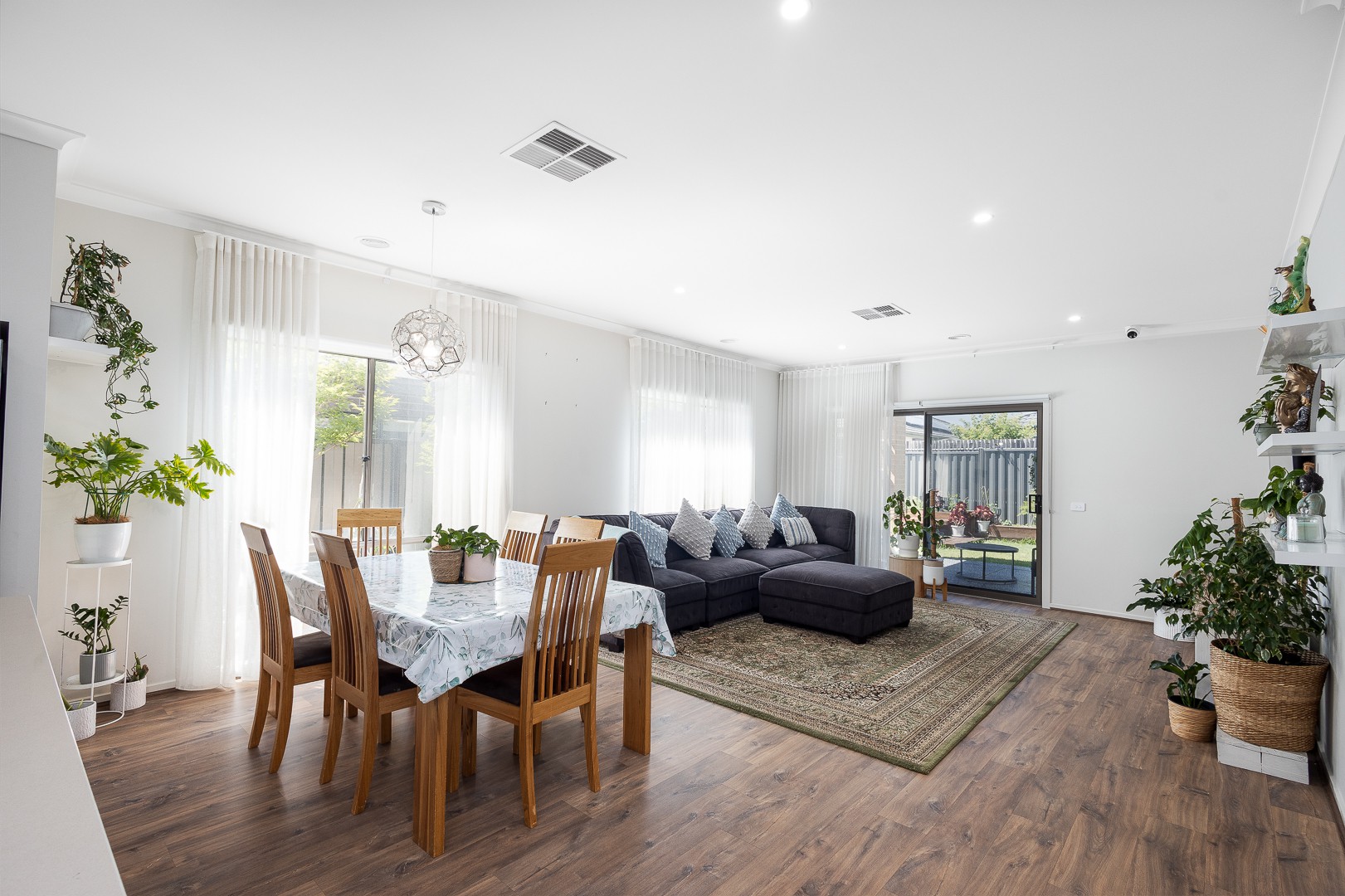 10 Highpark Circuit, Craigieburn, VIC 3064, Craigieburn - Thumbnail 2