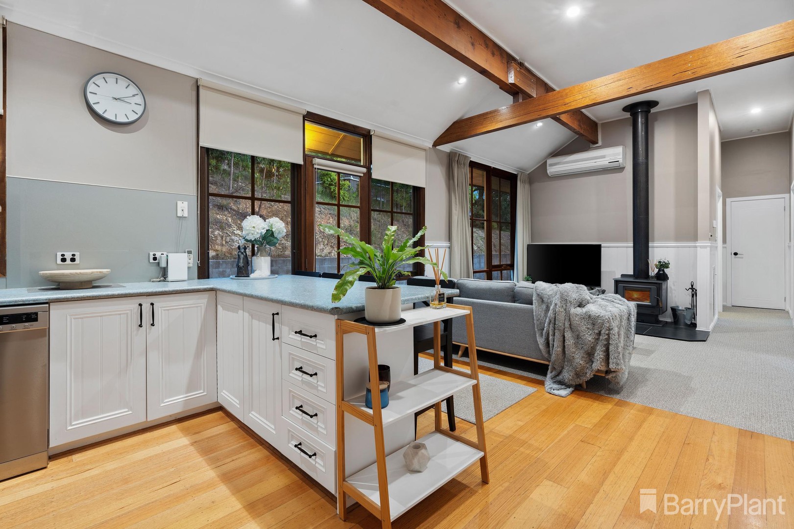 10 Hillcrest Court, Cockatoo, VIC 3781, Cockatoo - Thumbnail 7
