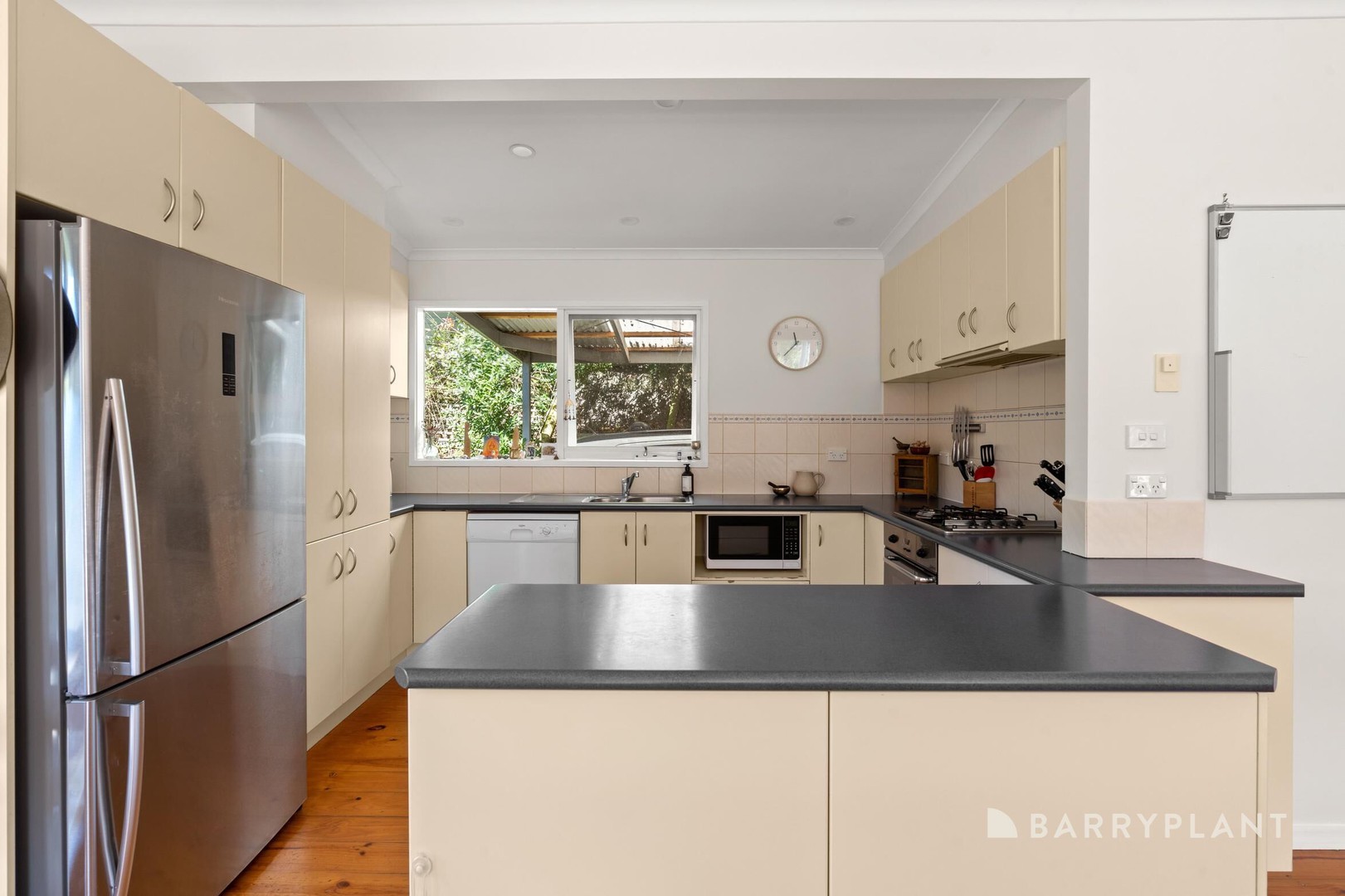 10 Hillside Road, Cockatoo, VIC 3781, Cockatoo - Thumbnail 3