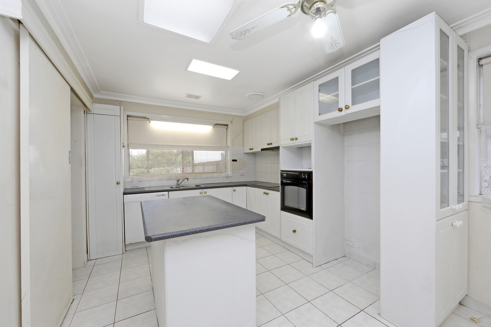 10 Hillview Avenue, Rowville, VIC 3178, Rowville - Thumbnail 4