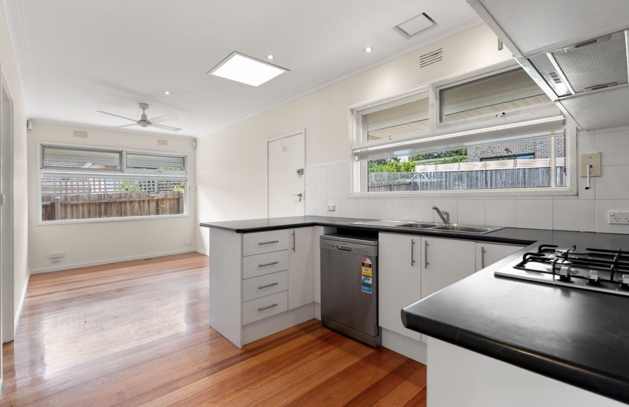 10 Hotham Street, Templestowe Lower, VIC 3107 - Thumbnail 2 - 04/06/2026
