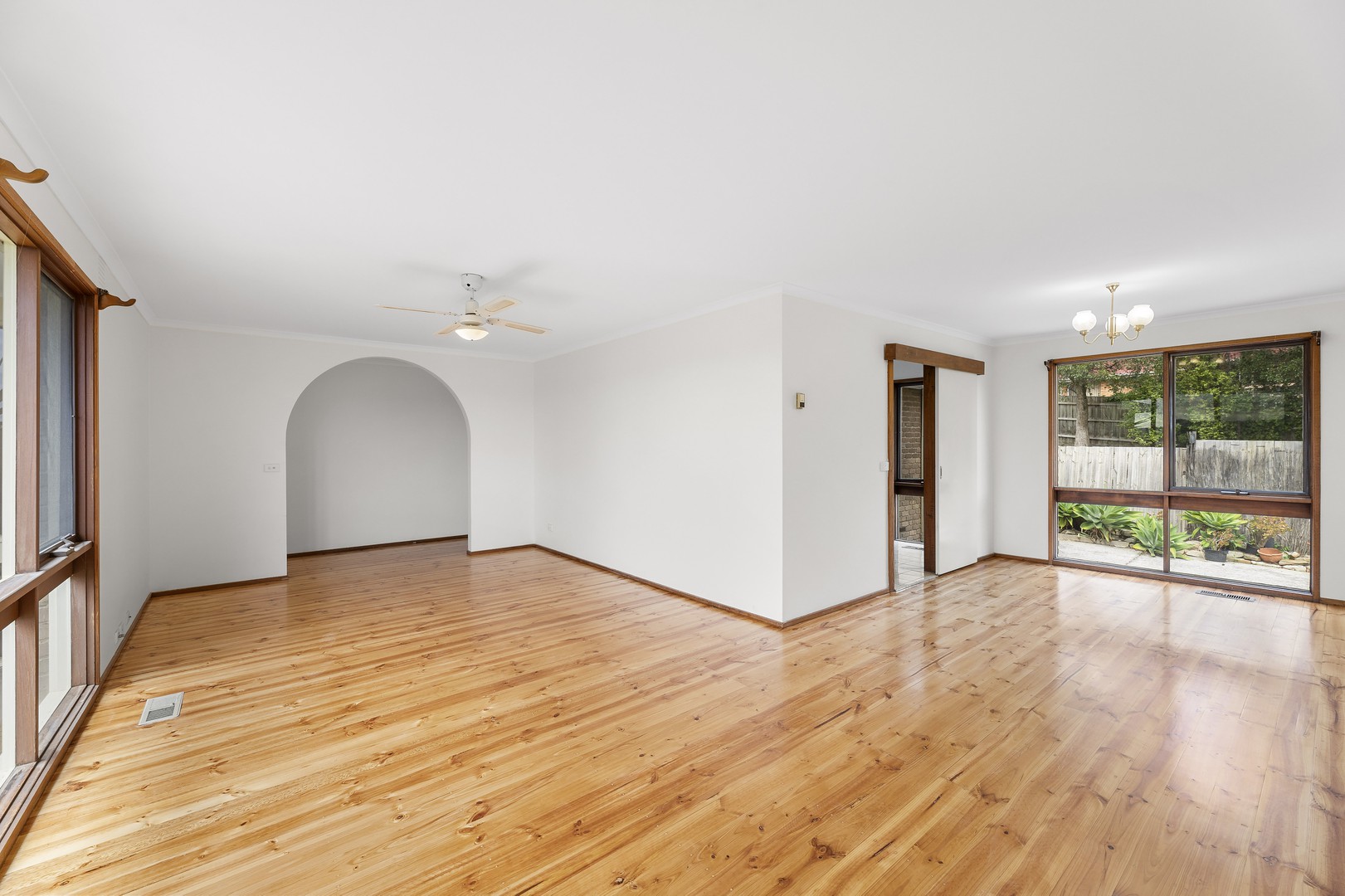 10 Howell Close, Doncaster East, VIC 3109, Doncaster East - Thumbnail 2