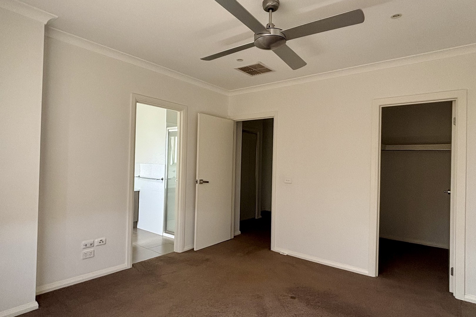 10 Huntingfield Drive, South Morang, VIC 3752, South Morang - Thumbnail 5