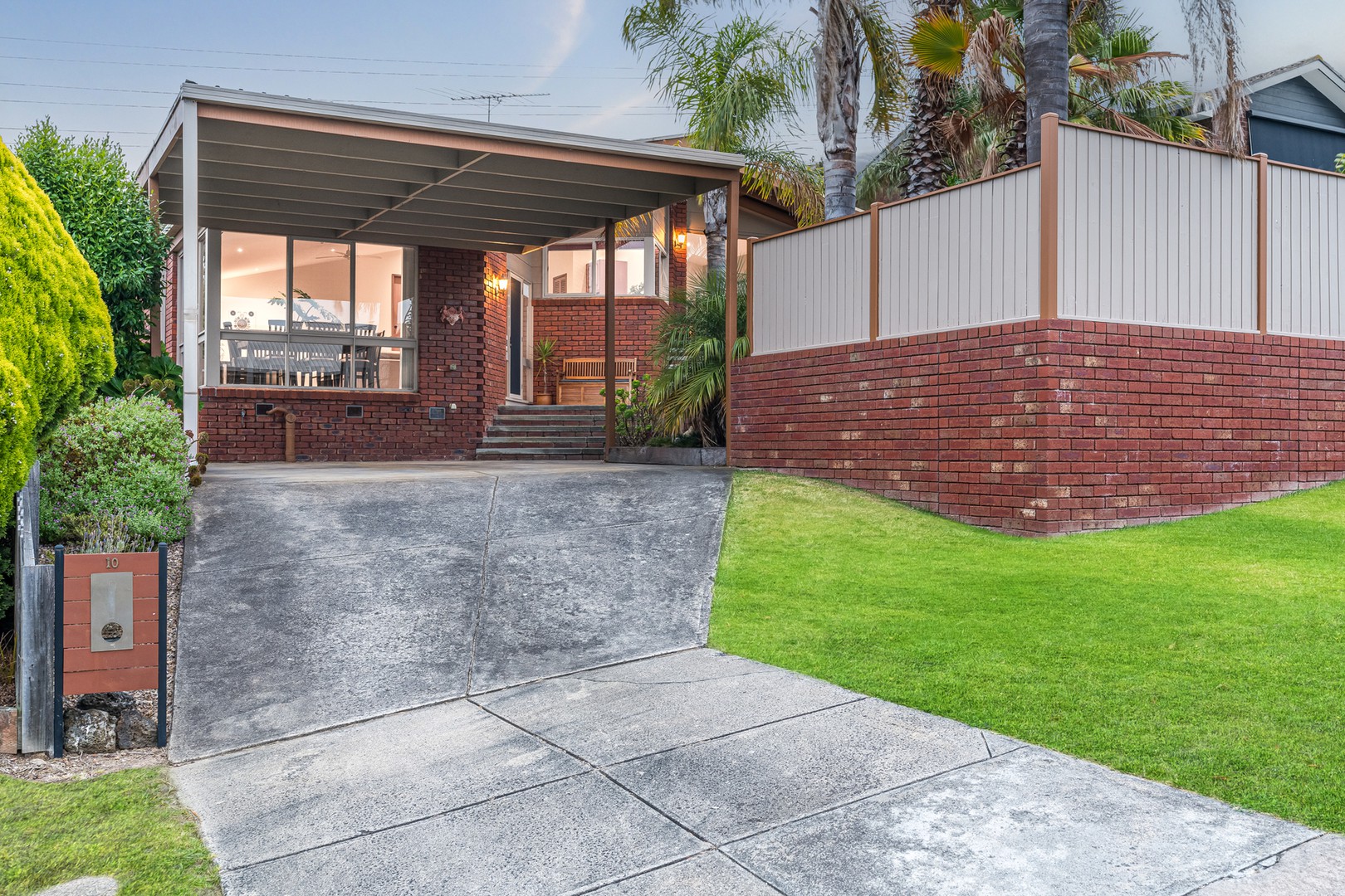 10 Huntly Close, Highton, VIC 3216, Highton - Thumbnail 2