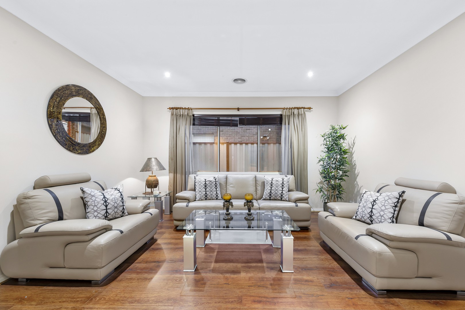 10 Inverell Street, Burnside Heights, VIC 3023, Burnside Heights - Thumbnail 2