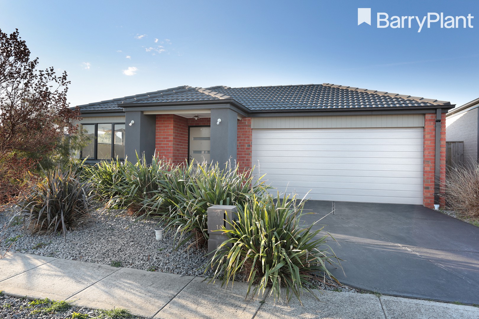 10 Ionian Way, Point Cook, VIC 3030 - Thumbnail 2 - 04/11/2021