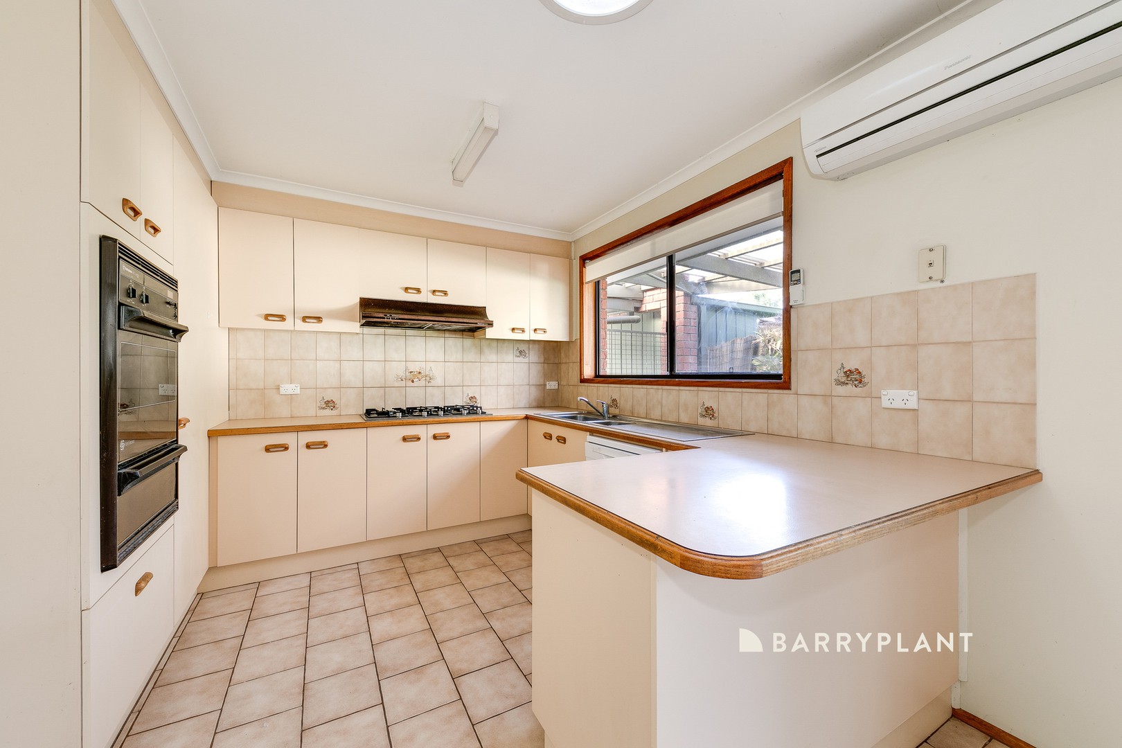 10 Irving Road, Pakenham, VIC 3810, Pakenham - Thumbnail 4