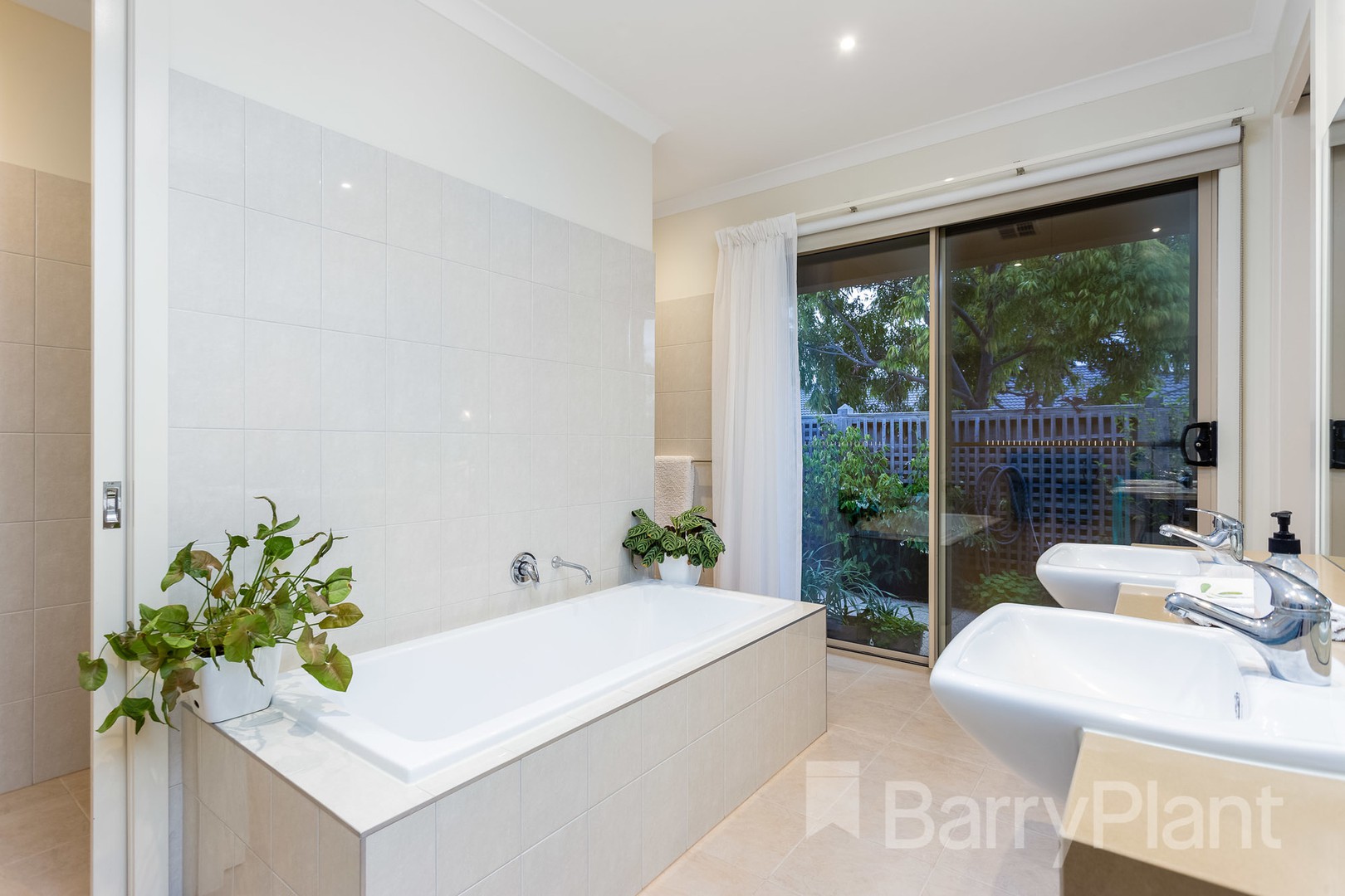 10 Island Way, Point Cook, VIC 3030, Point Cook - Thumbnail 8