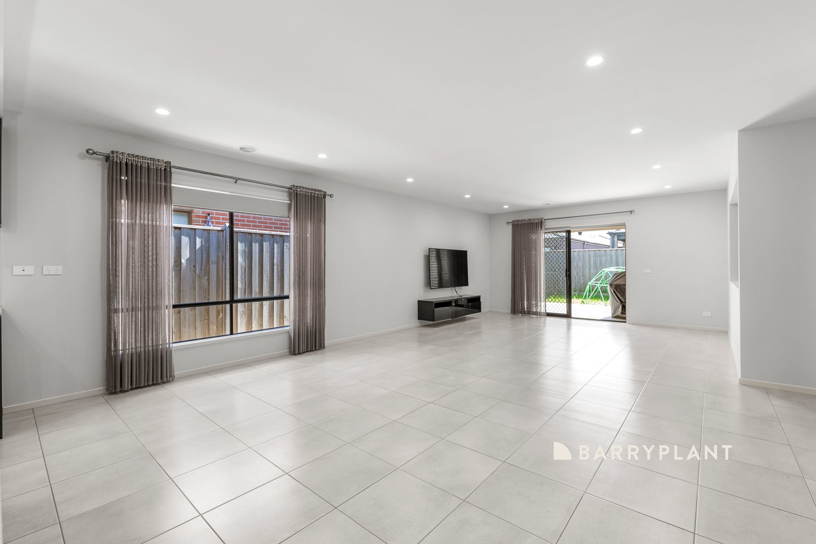 10 Janessa Drive, Clyde North, VIC 3978, Clyde North - Thumbnail 5