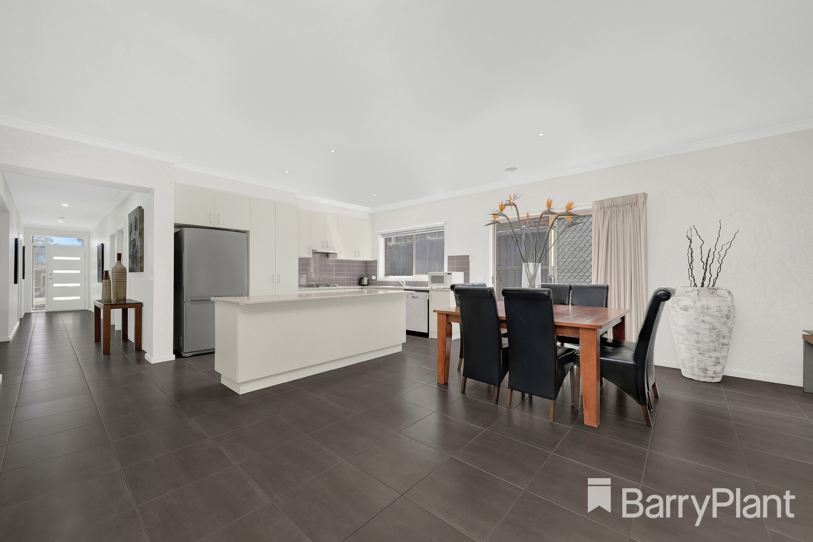 10 Jenolan Way, South Morang, VIC 3752, South Morang - Thumbnail 5